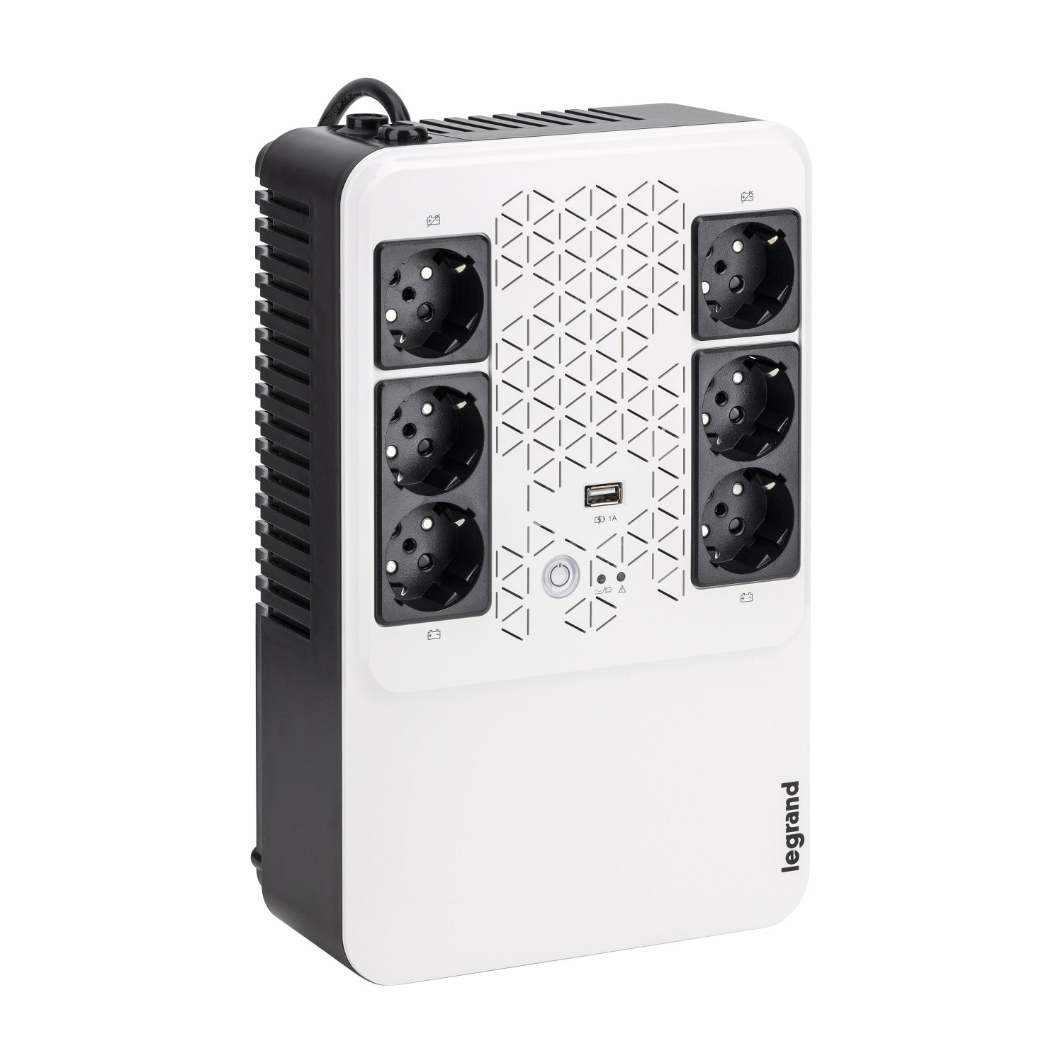 Un adattatore multipresa bianco e nero con sei prese e porte USB.