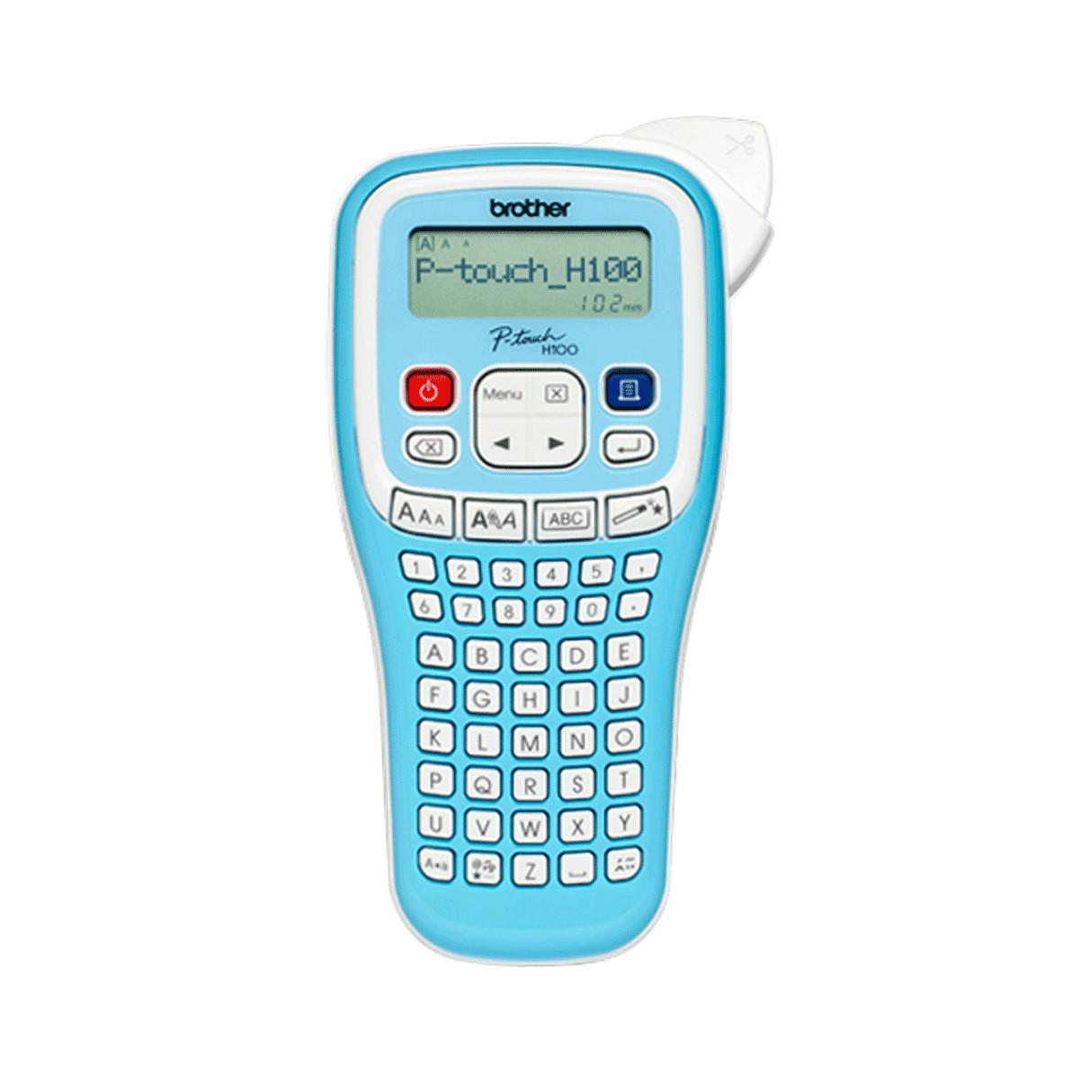 Ein hellblaues Beschriftungsgerät von Brother mit Tastatur und Display.