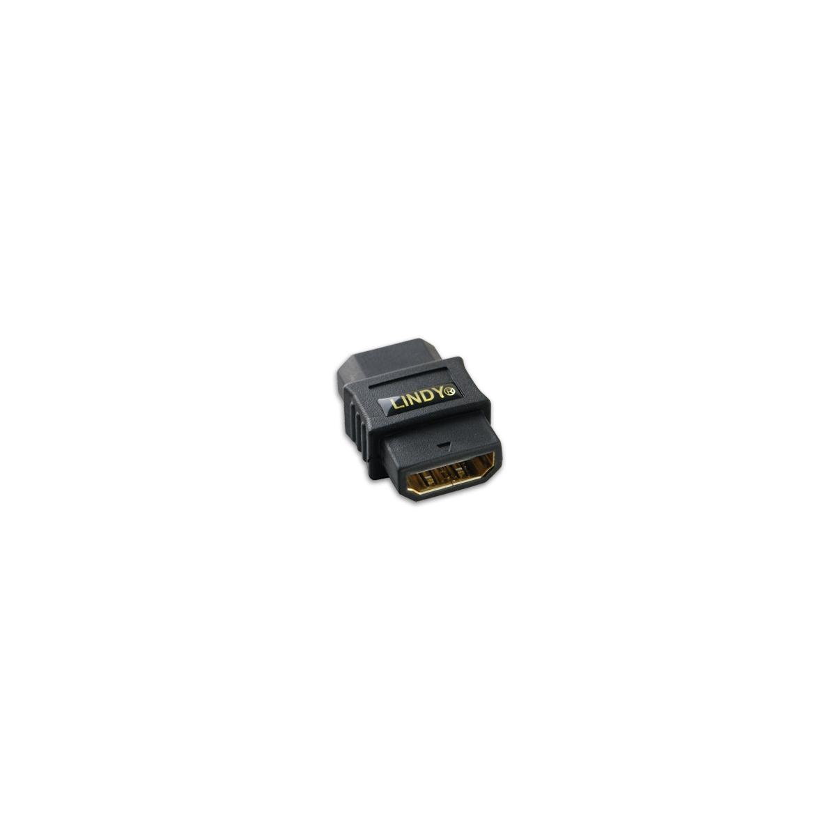Zwarte HDMI-adapter met gouden contacten en Lindy-logo.