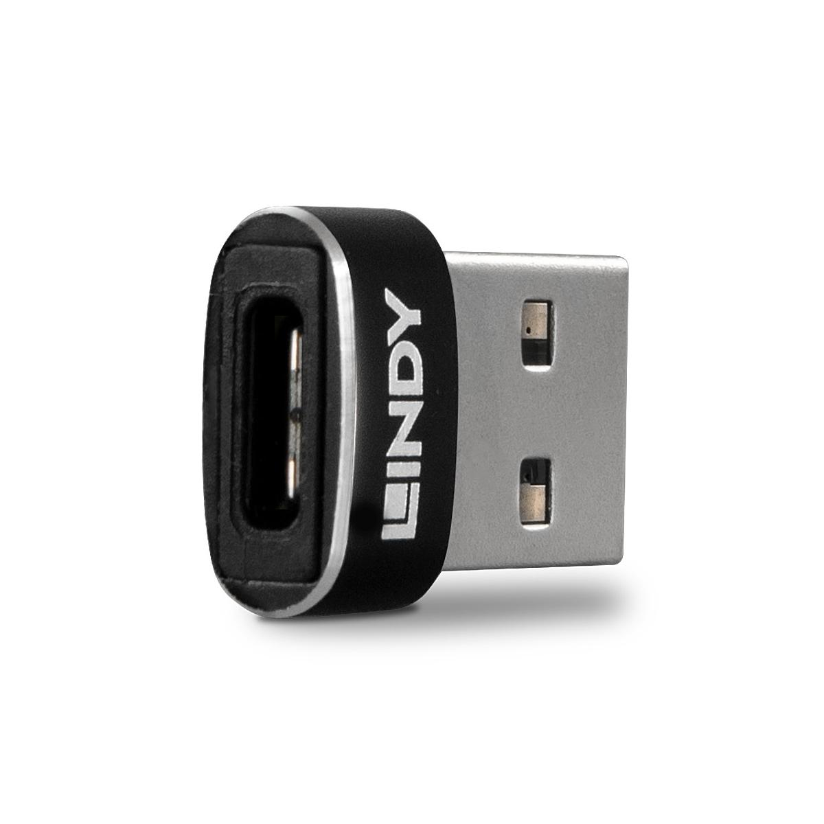 Un adattatore Lindy USB-C nero con spina USB-A argentata.
