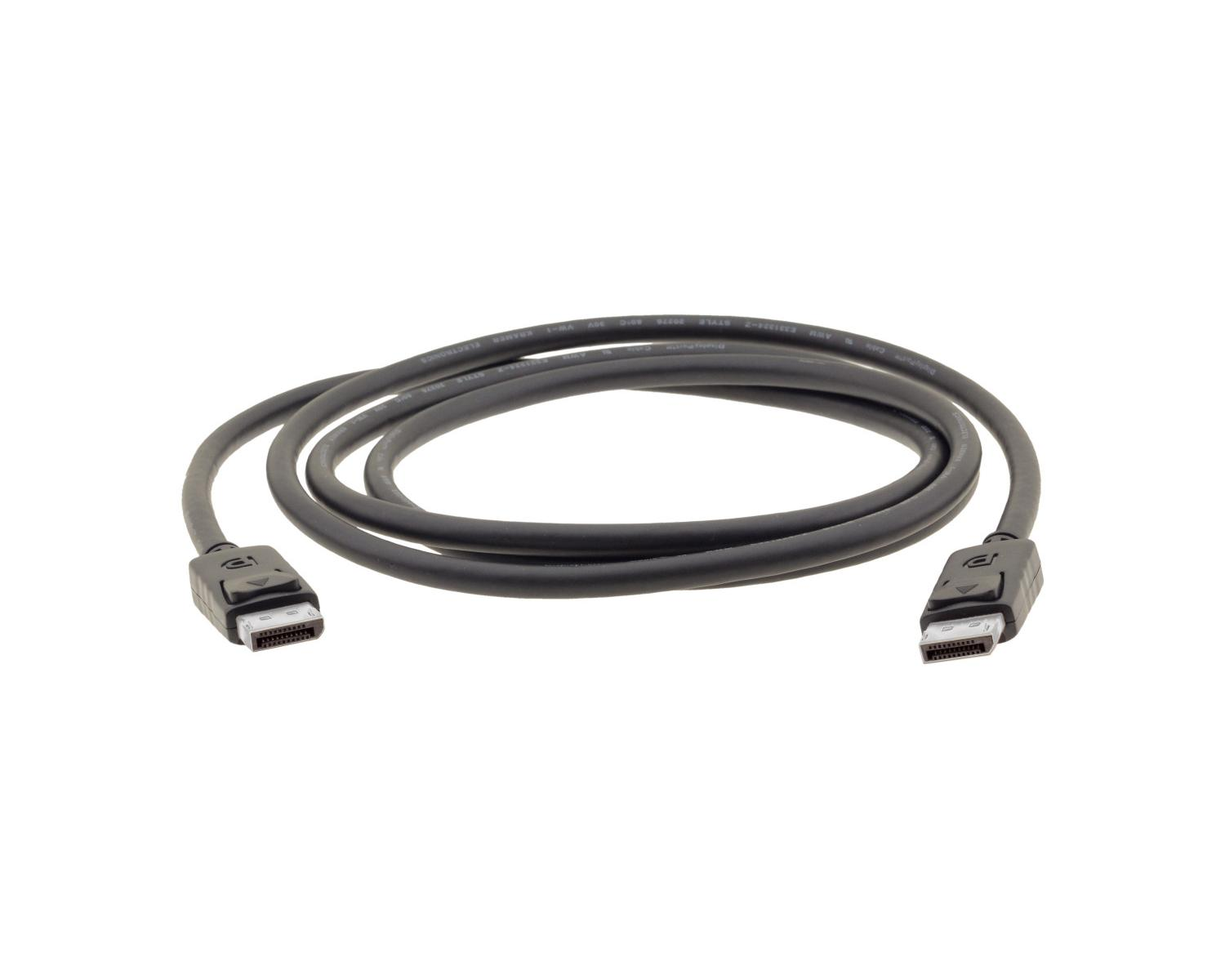 Cavo DisplayPort nero arrotolato su sfondo bianco, connettori visibili.
