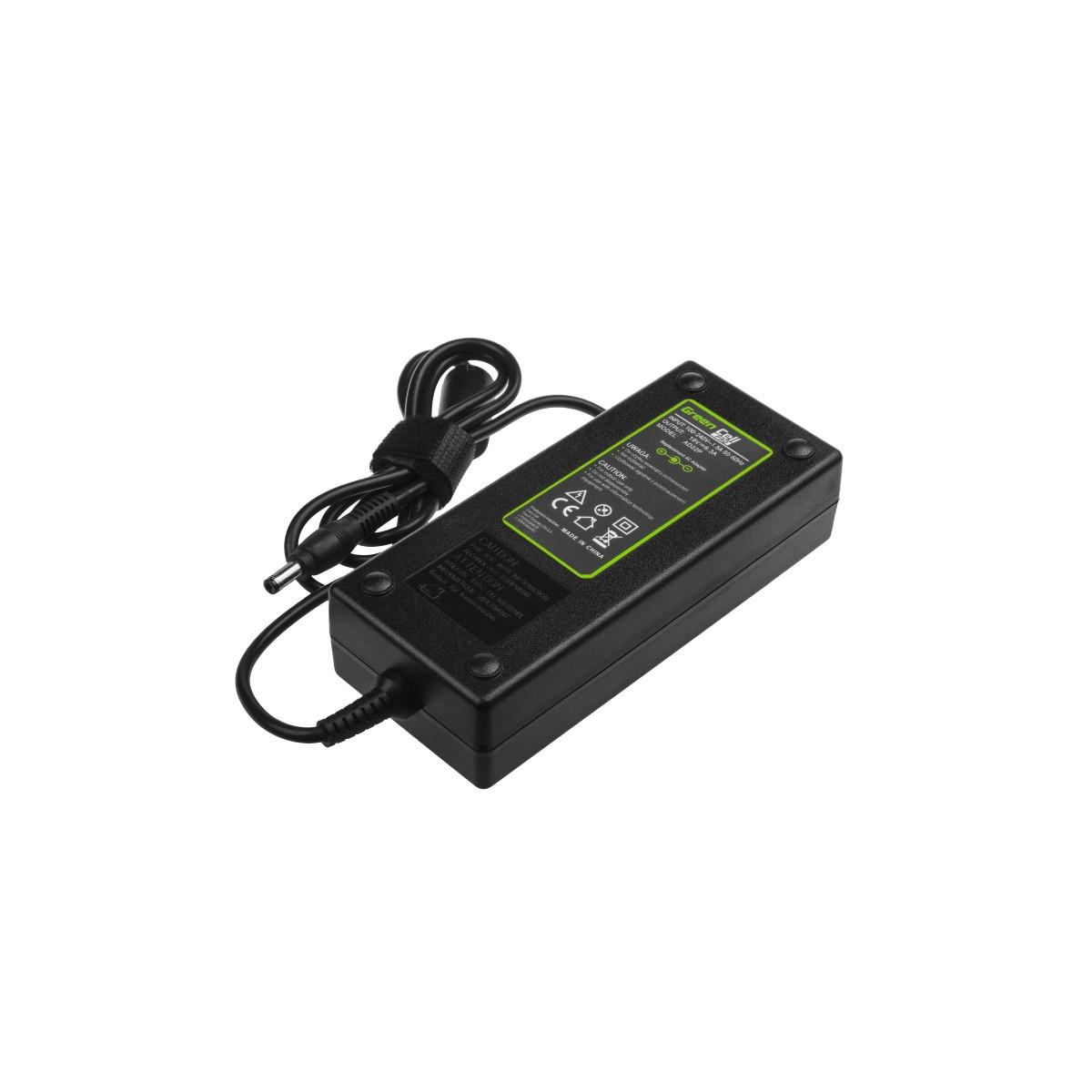 Schwarzer Netzadapter mit Kabel, beschriftet mit 'Green Cell'.