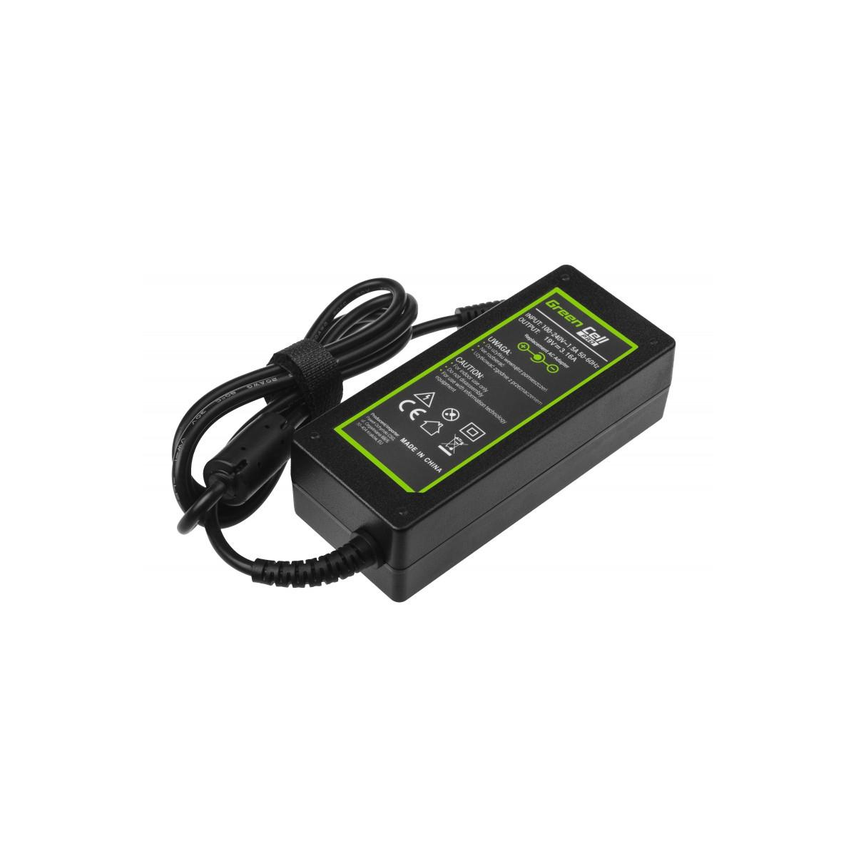 Schwarzer Green Cell Netzadapter mit Kabeln, Made in China.