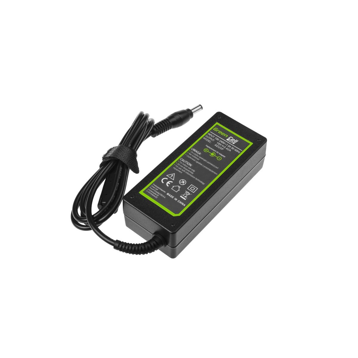 Schwarzer Laptop-Netzteil mit Kabel und Stecker, Markierung 'Green Cell'.