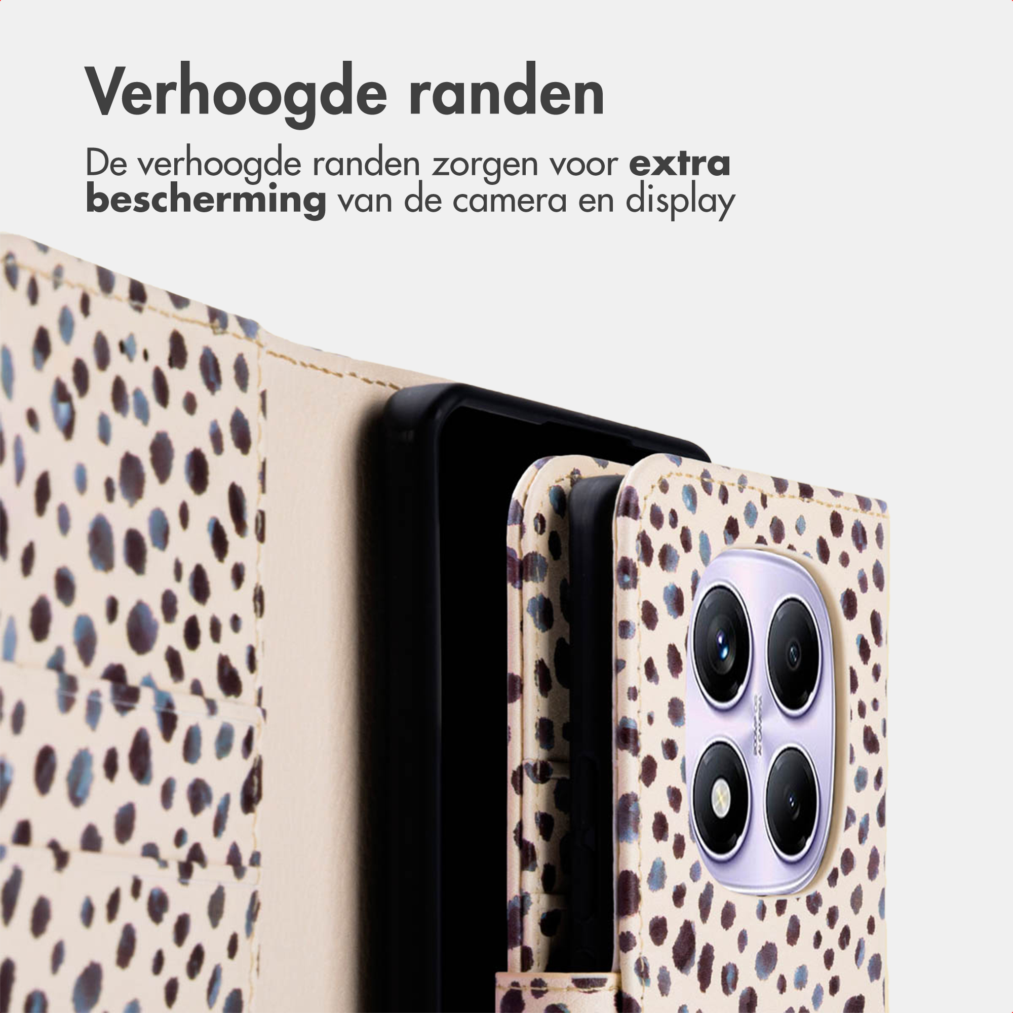 Un telefono in una custodia animalier con bordi rialzati per la fotocamera.