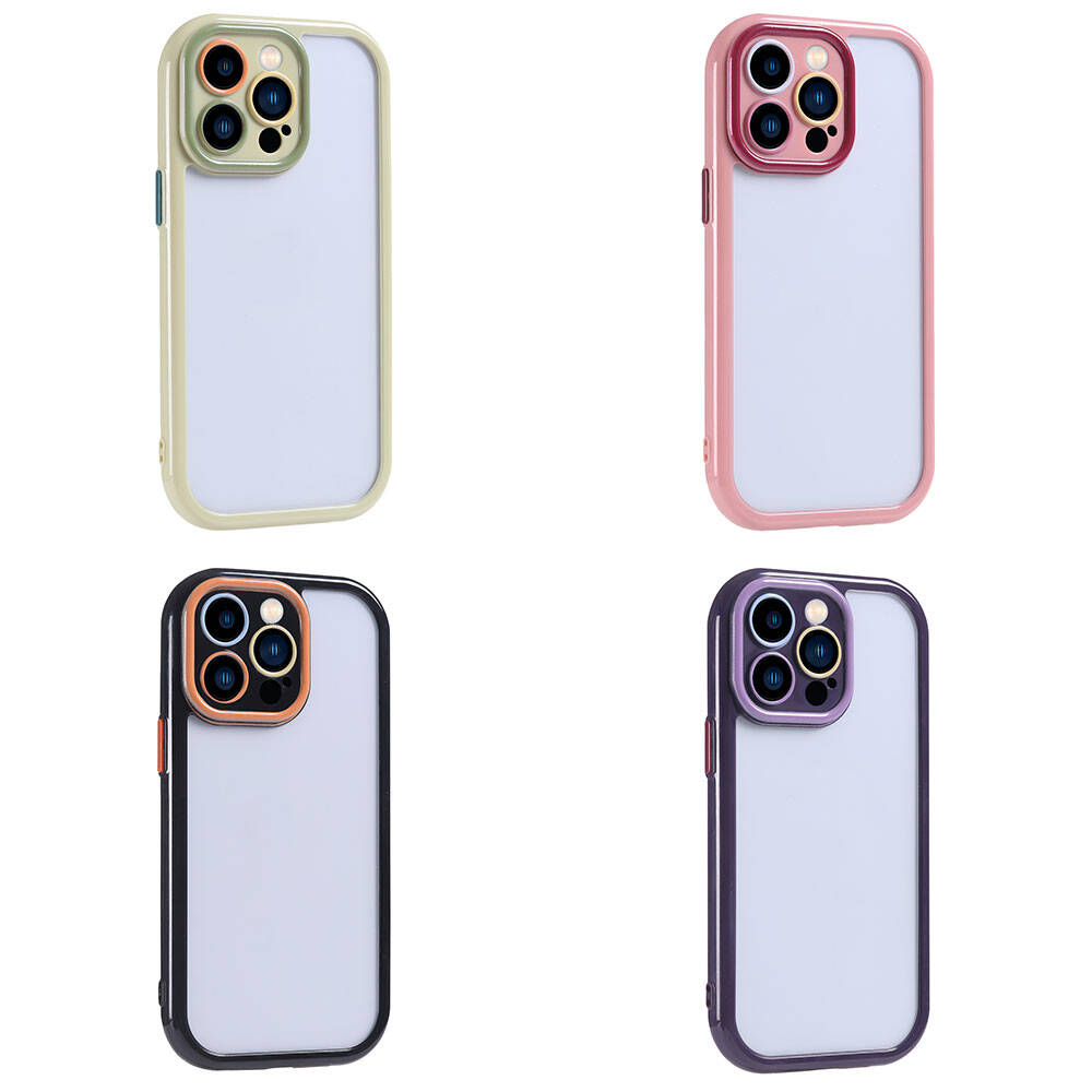 Şeffaf arka ve kamera açıklıkları olan dört pastel renkli telefon kılıfı.