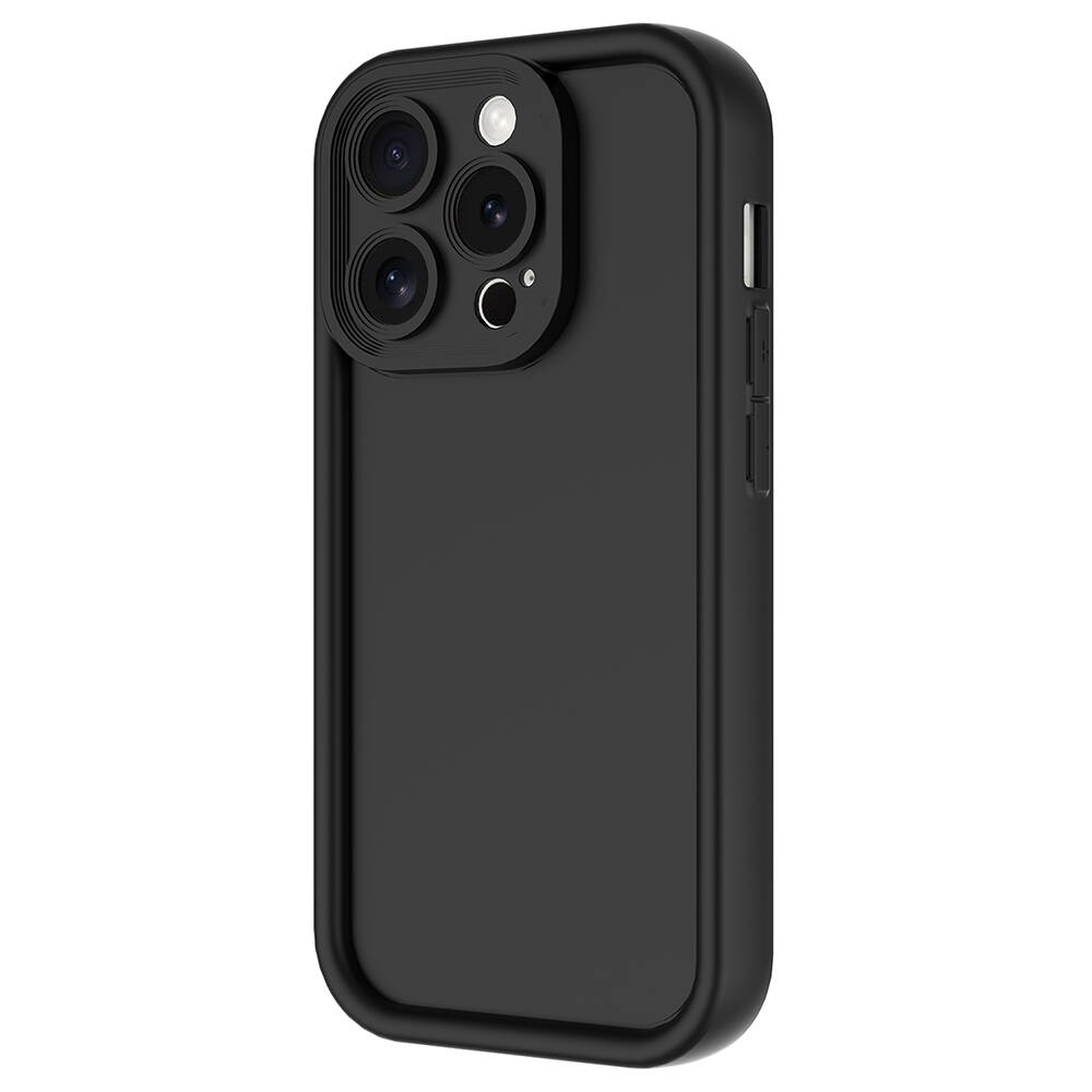 Üçlü kamera ünitesi ve flaşlı siyah telefon kılıfı.