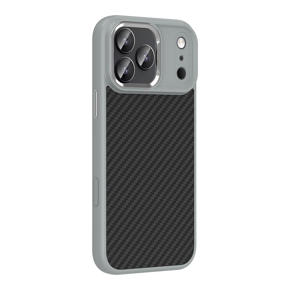Karbon fiber desenli, üç kameralı gri telefon kılıfı.