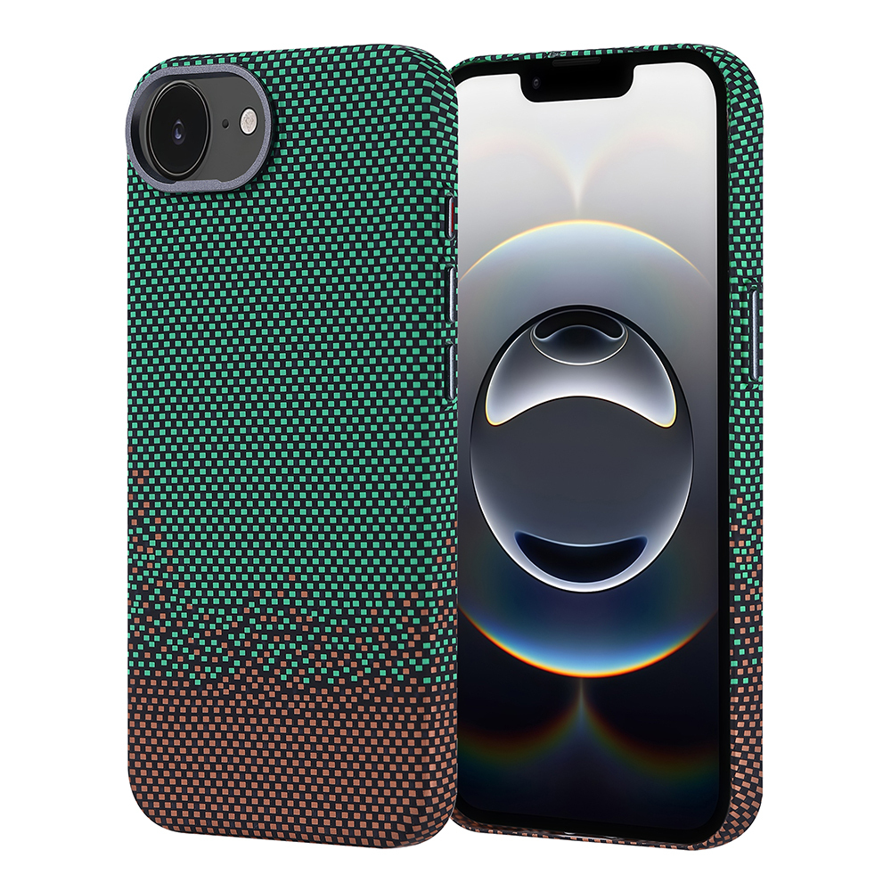 Desenli kılıflı iki iPhone. Bir kılıf yeşil ve kahverengi karelidir.