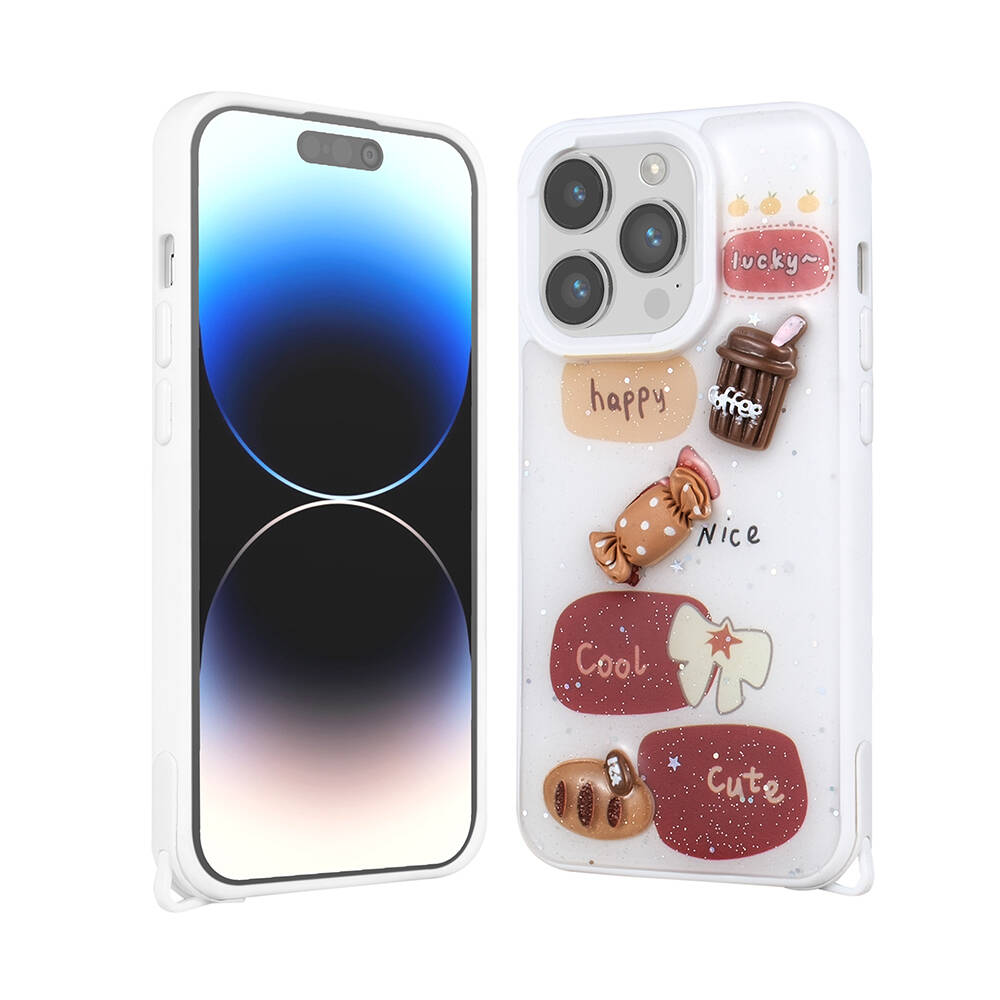 Çıkartmalarla süslenmiş dekoratif şeffaf kılıflı beyaz iPhone.
