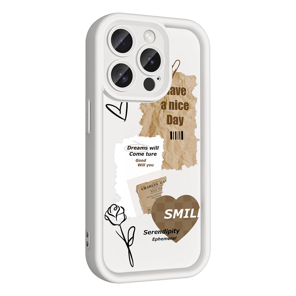 Çıkartmalarla süslü beyaz telefon kılıfı: "Have a nice Day", "Dreams will Come ture", "Serendipity".