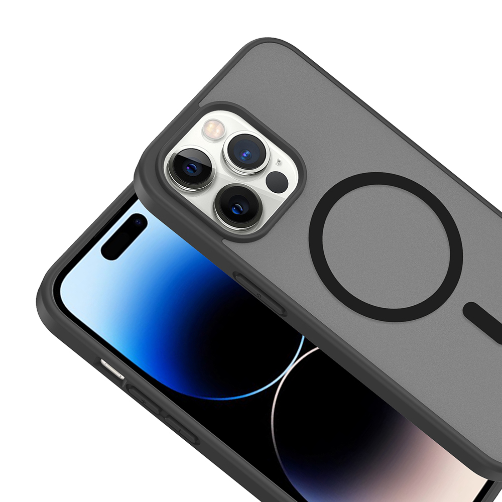 Siyah kılıflı gri iPhone 14 Pro ve kamera lensleri gösterilmektedir.