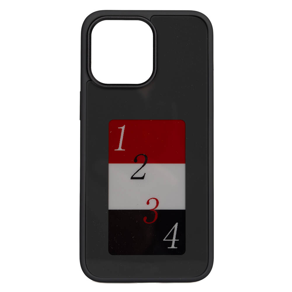 1, 2, 3, 4 sayıları ve kırmızı-beyaz-siyah çizgili desene sahip siyah telefon kılıfı.