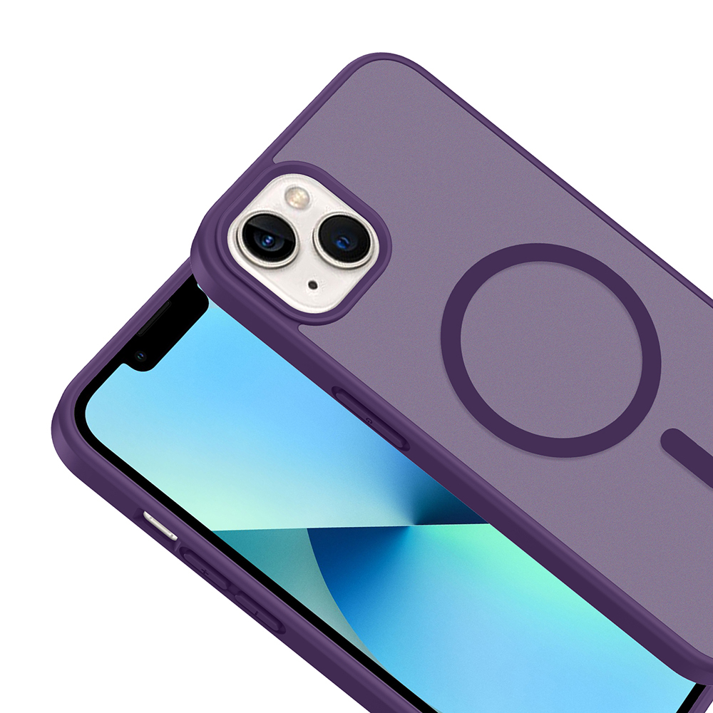 Beyaz arka plan üzerinde manyetik halka ve çift kameraya sahip mor iPhone kılıfı.