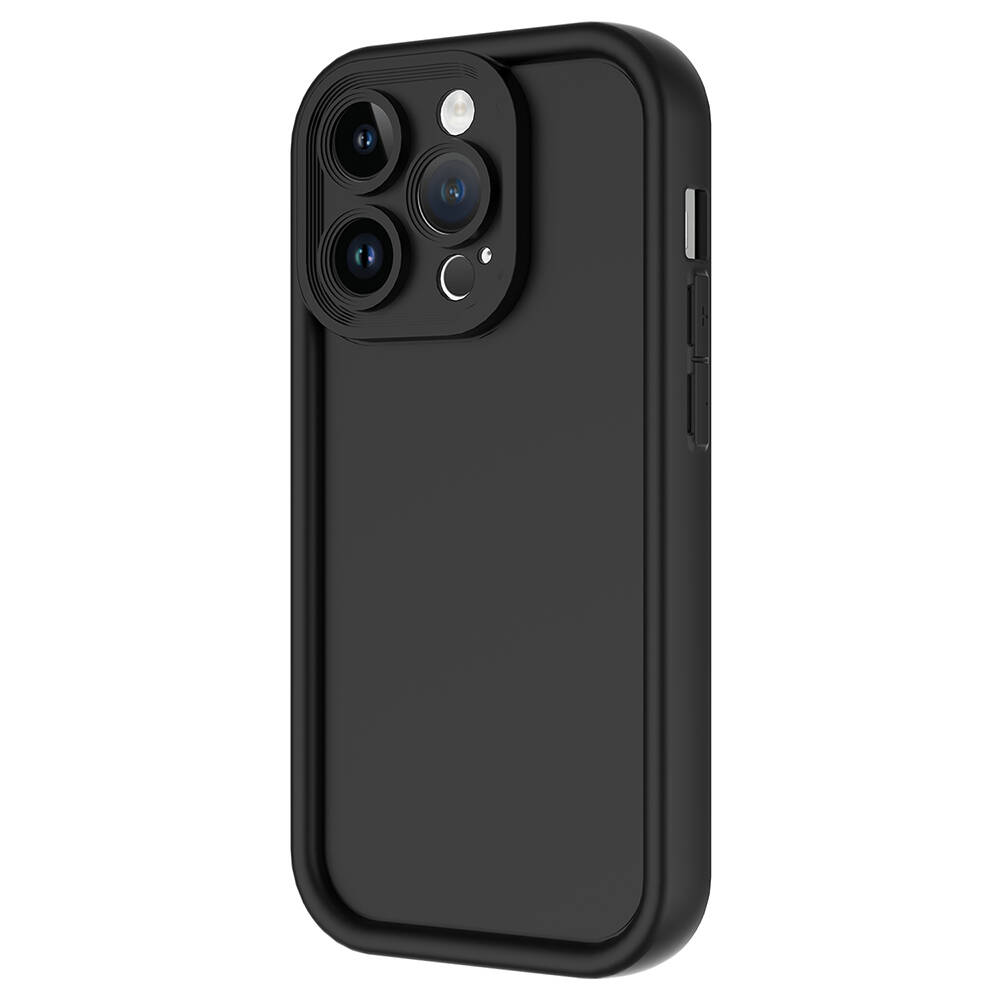 Üçlü kamera kesimli ve yan düğmeli siyah telefon kılıfı.