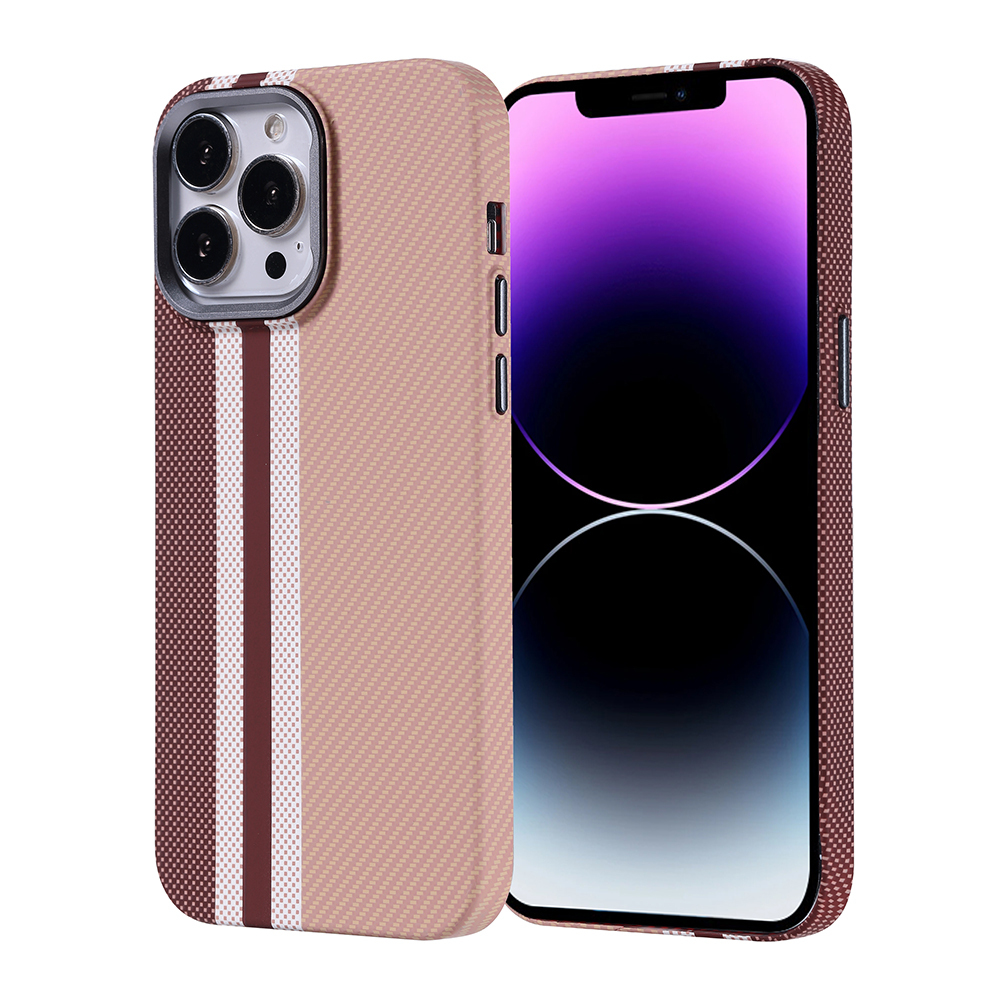 Ekranın yanında çizgili, desenli kılıflı minimalist bir telefon.