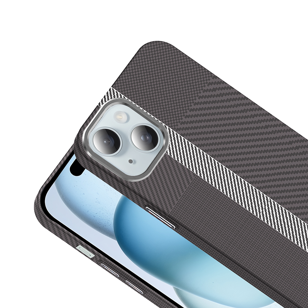 Karbon fiber desenli, iki kamera lensli koyu gri telefon kılıfı.