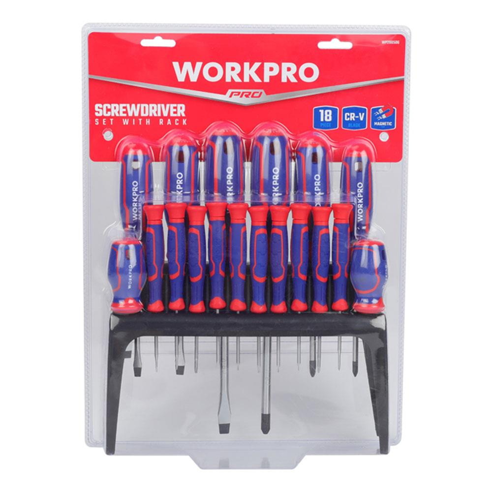 Siyah bir rafta mavi ve kırmızı saplı 18 adet WORKPRO tornavida seti.