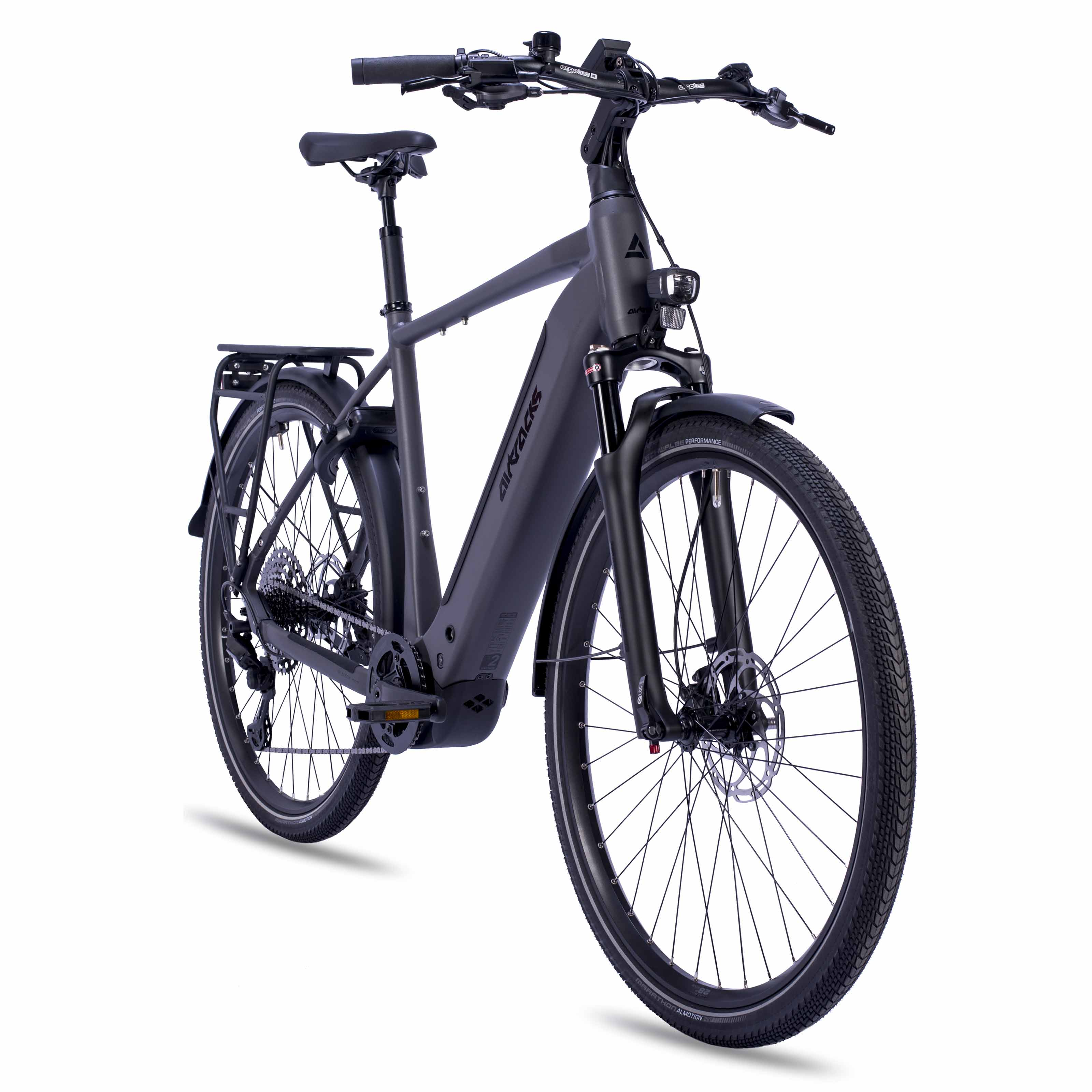 Ein graues Herrenfahrrad mit Gepäckträger und Frontscheinwerfer, isoliert.