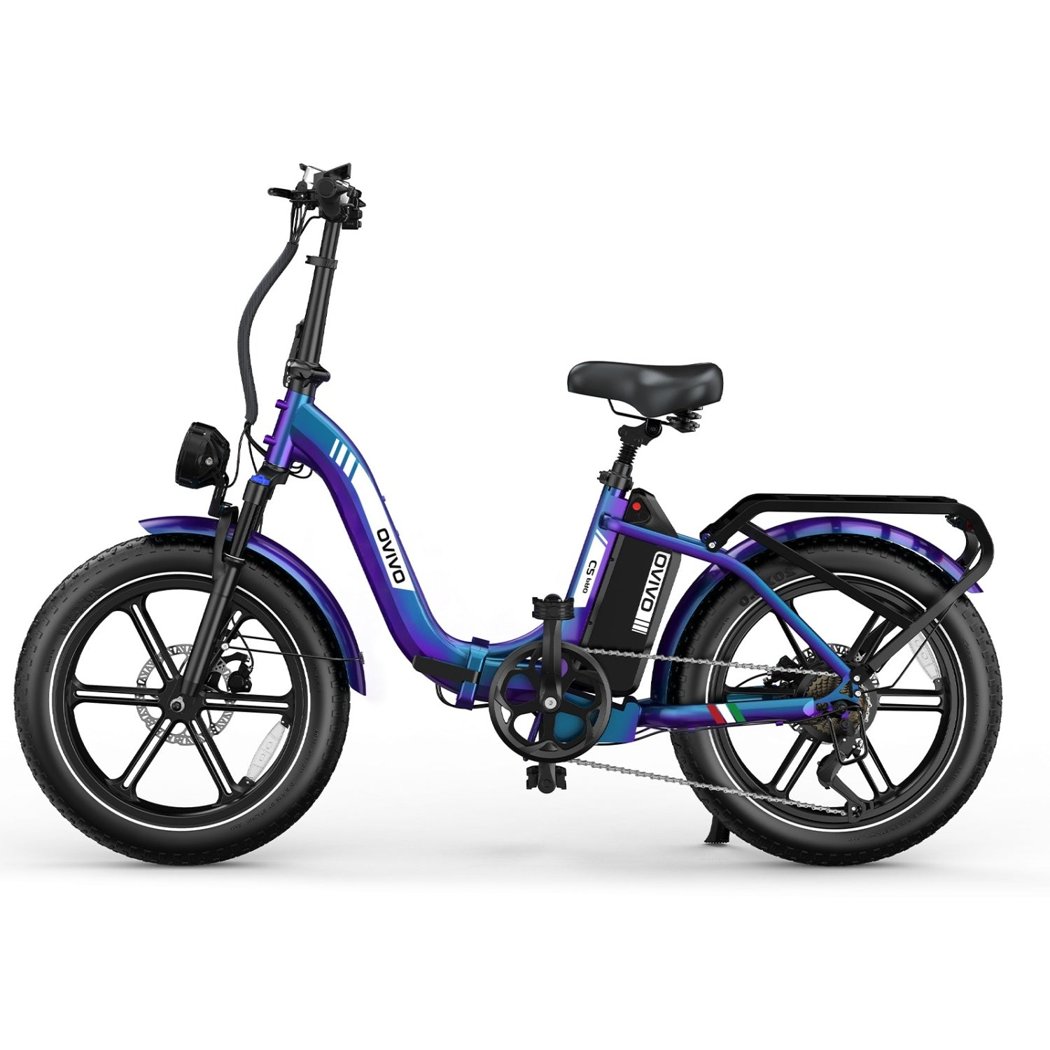 Bicicleta eléctrica plegable morada y azul con neumáticos y llantas negras. Tiene portaequipajes.