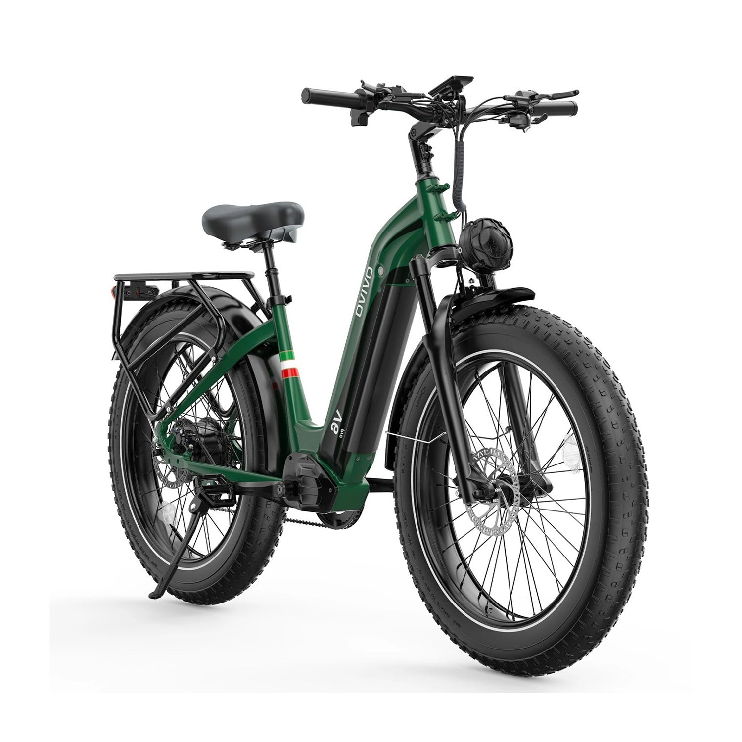 Una bicicleta eléctrica verde de llanta ancha con asiento, portaequipajes y guardabarros negros.