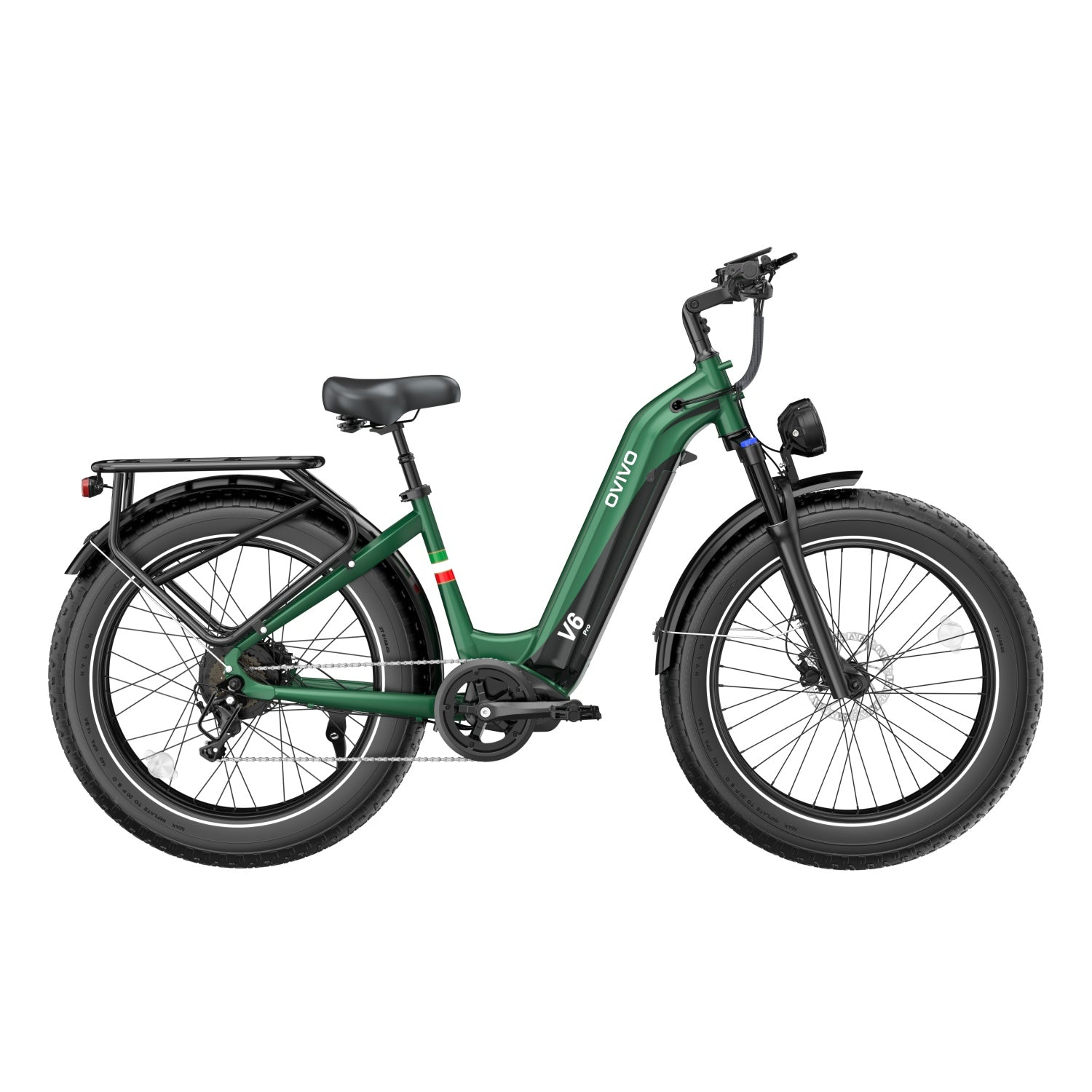 Una bicicleta eléctrica verde con llantas anchas, portaequipajes y faro.
