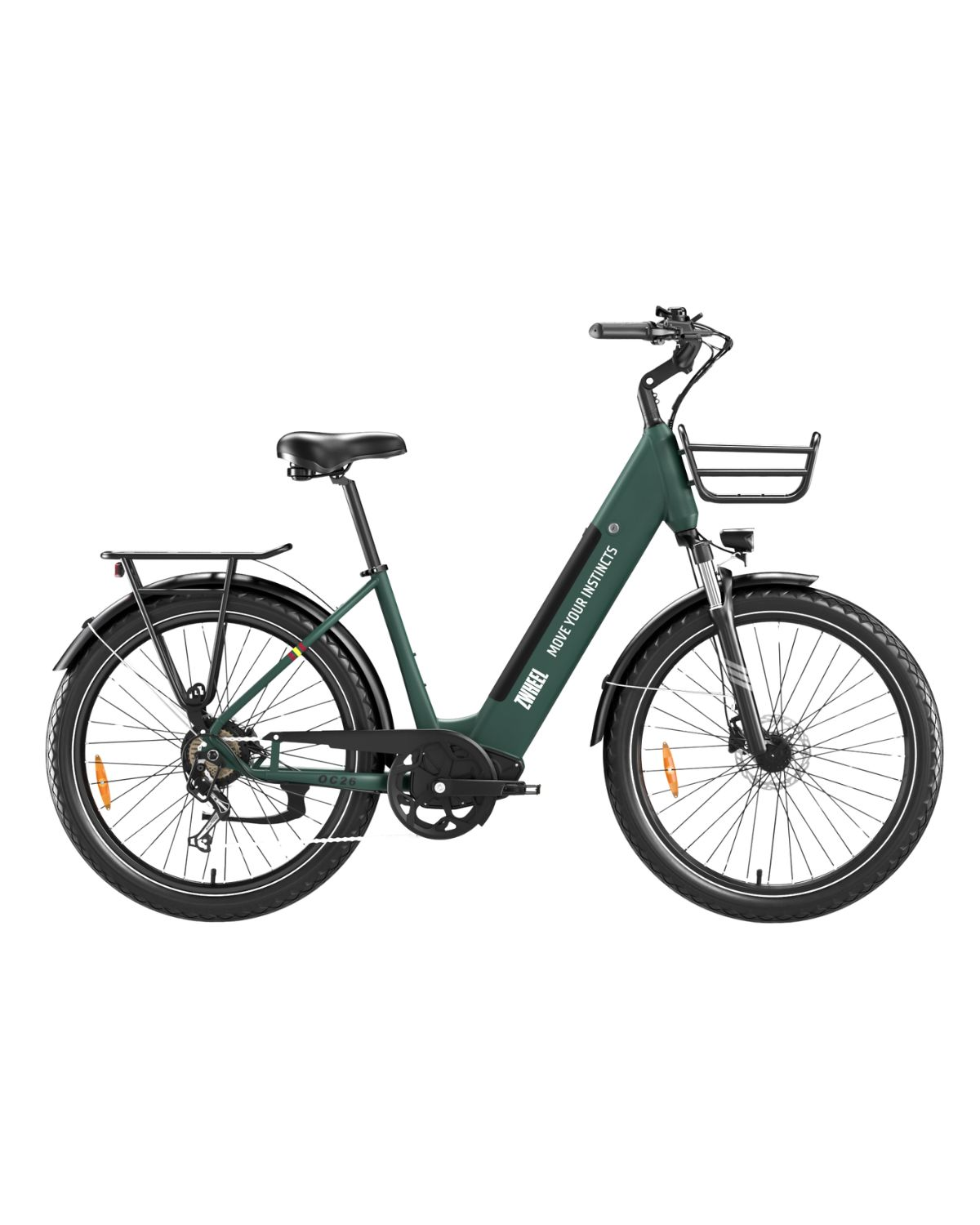 Bicicleta eléctrica verde con cesta delantera y portaequipajes trasero, sobre fondo blanco.
