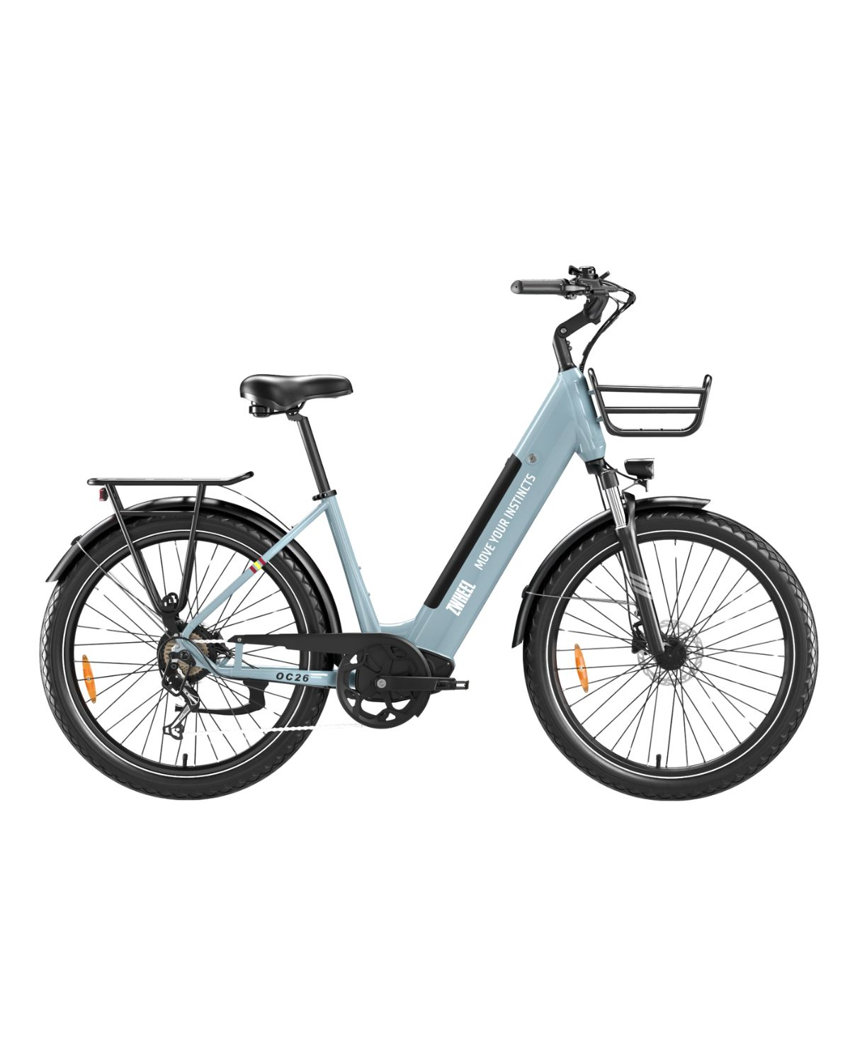 Una e-bike azul claro con portabultos delantero y trasero, sobre fondo blanco.