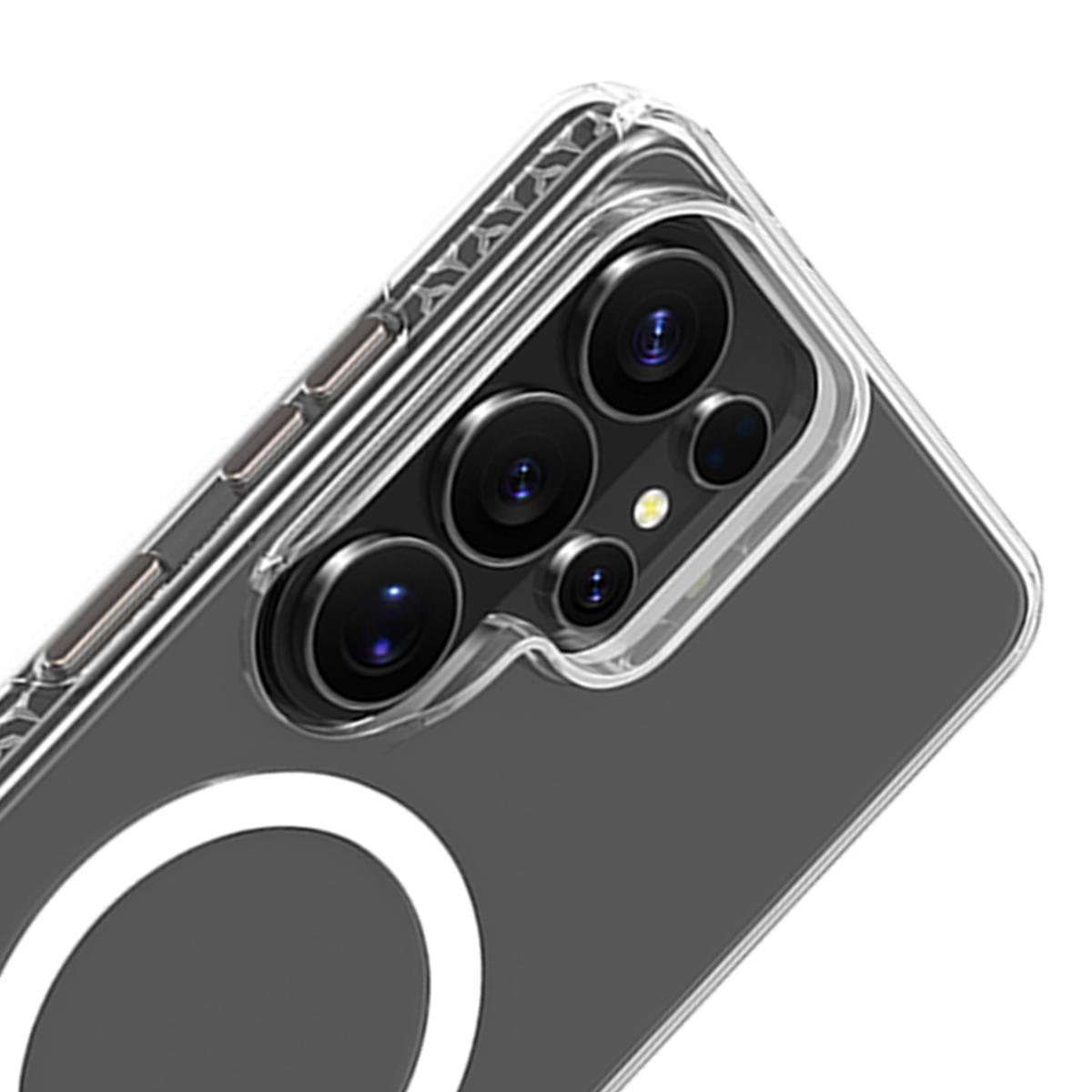 Primer plano de una funda de teléfono transparente con cuatro lentes de cámara y un anillo blanco.