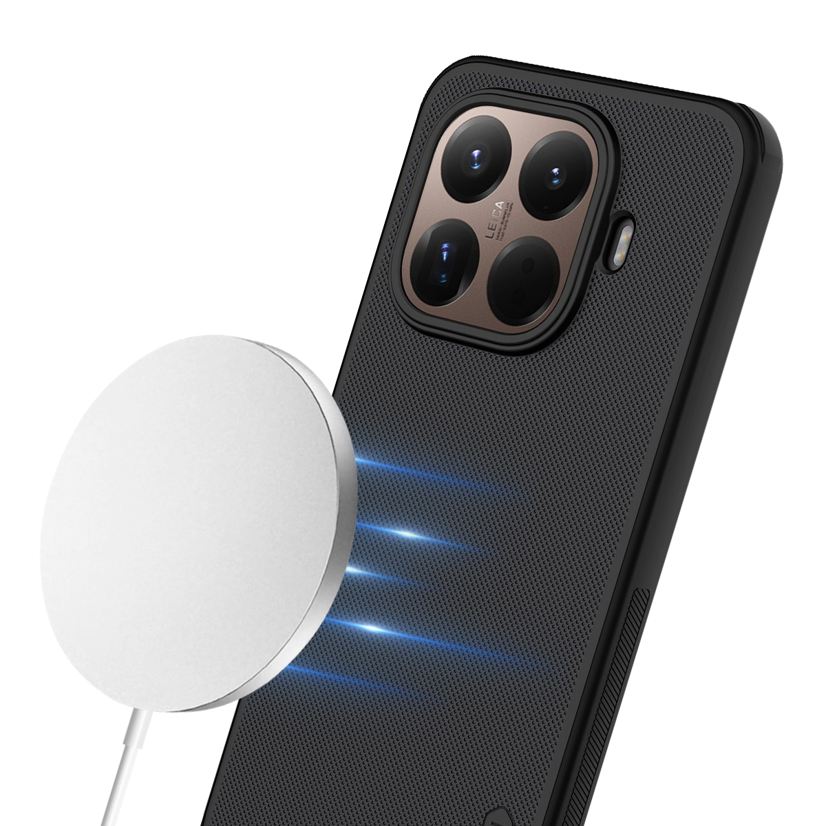 Ein schwarzes Handy mit Kameramodul und einem weißen Ladepad daneben.
