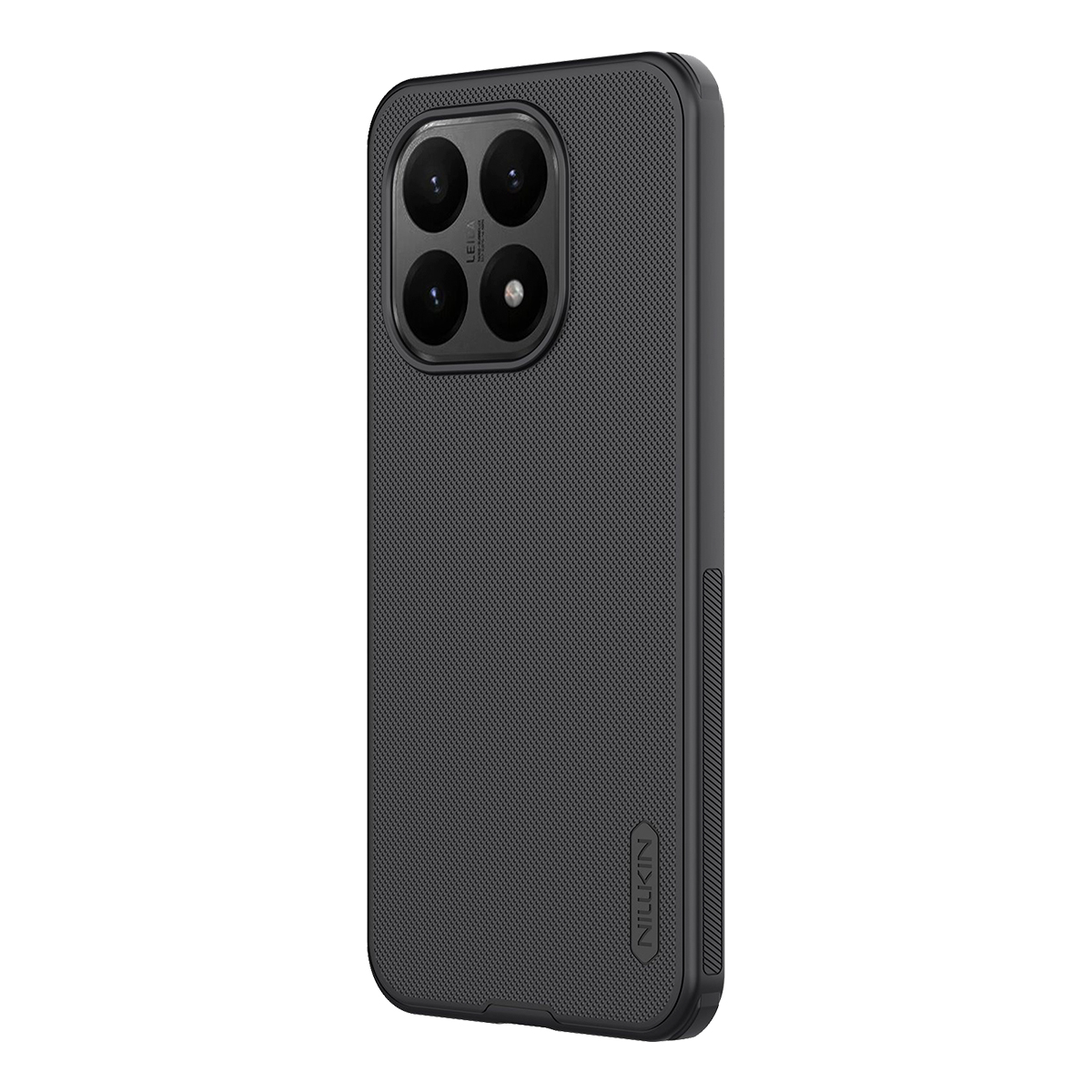 Schwarzes Handy mit vier Kameras und Nillkin-Logo auf der Rückseite.