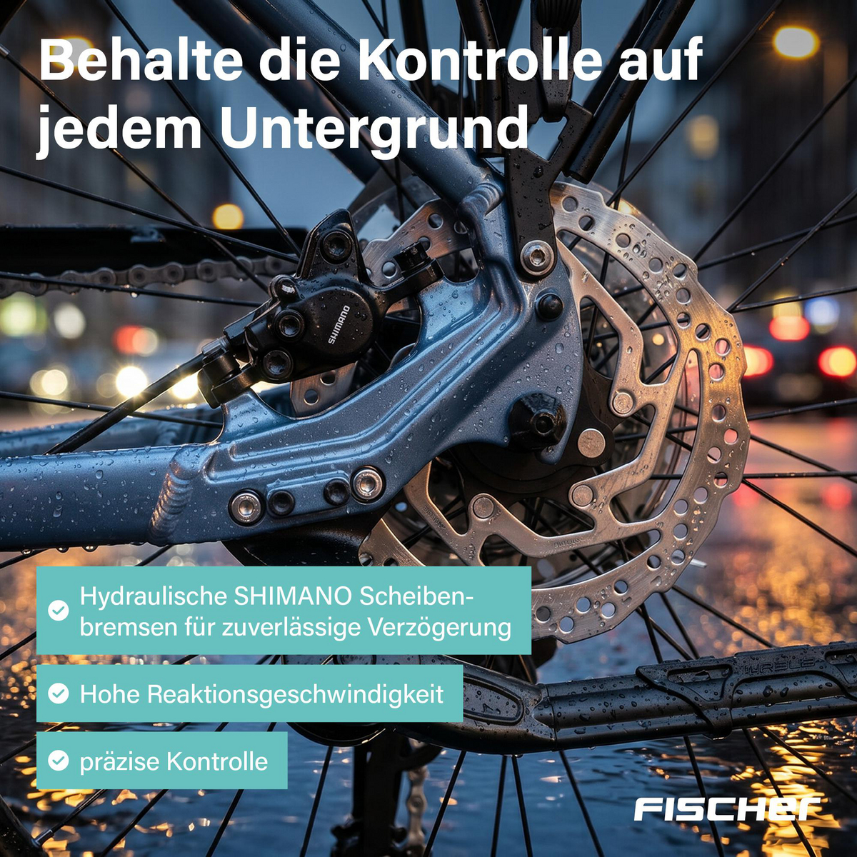 Nahaufnahme einer Fahrradbremse mit Scheibenbremse und Kette bei Regen.