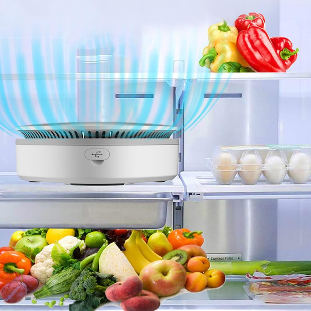 Ein weißer Luftreiniger im Kühlschrank mit Obst und Gemüse.