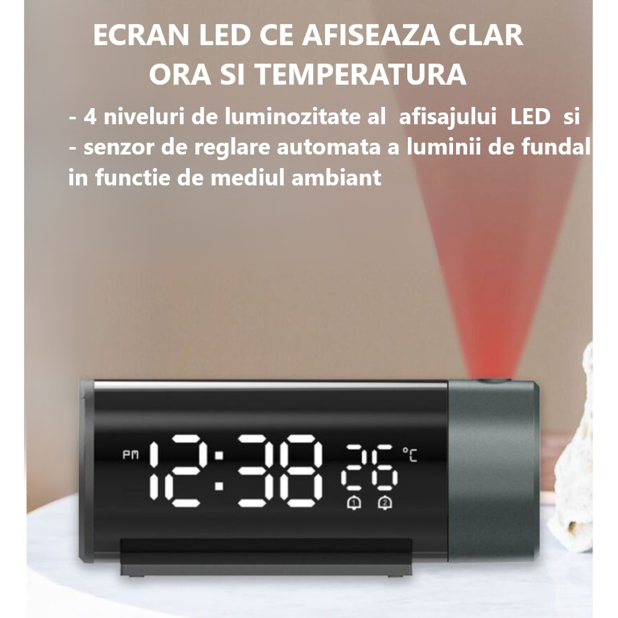 Digitaluhr zeigt 12:38 und 26°C an, mit rotem Projektionslicht.