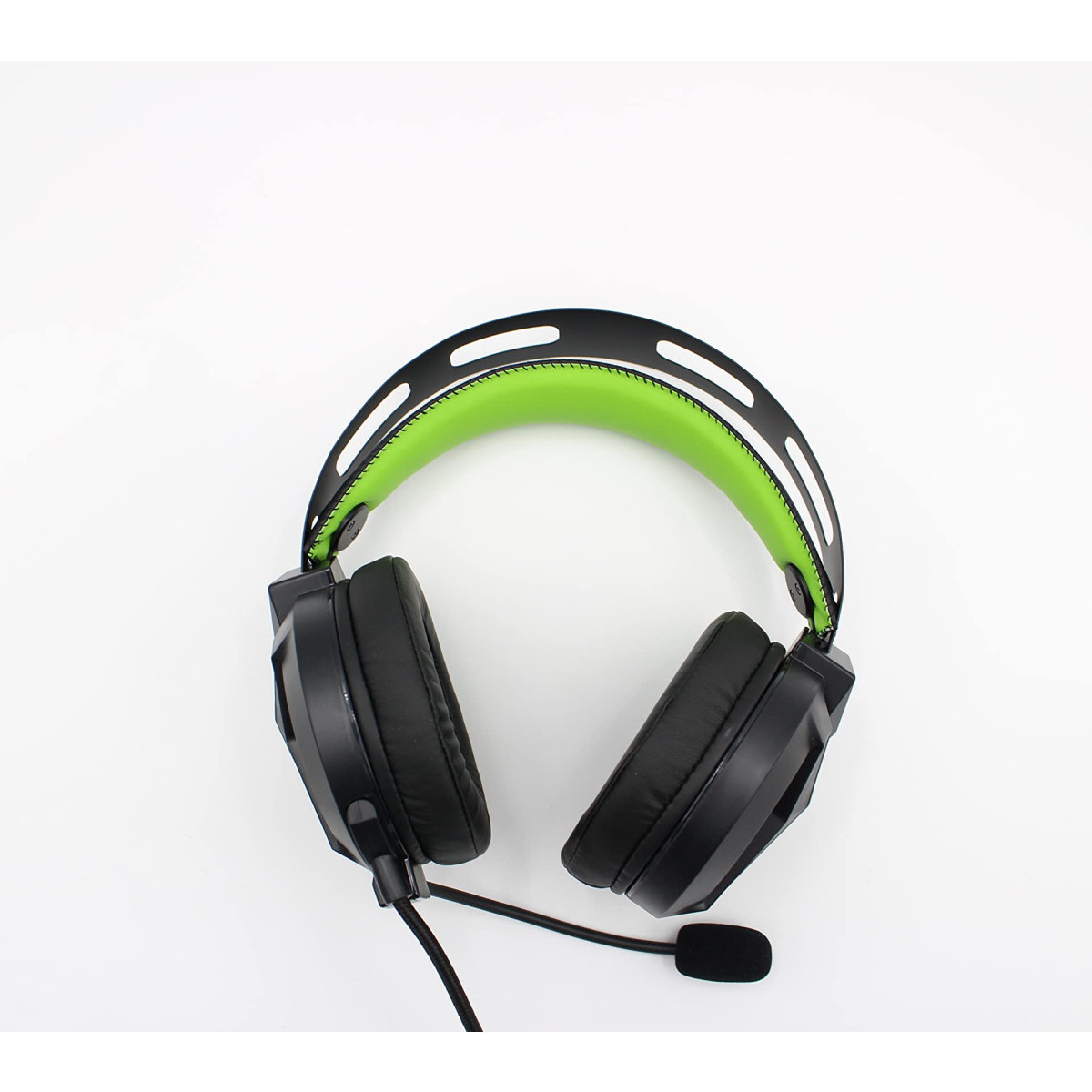 Cuffie da gaming nere con imbottitura verde e microfono su sfondo bianco.