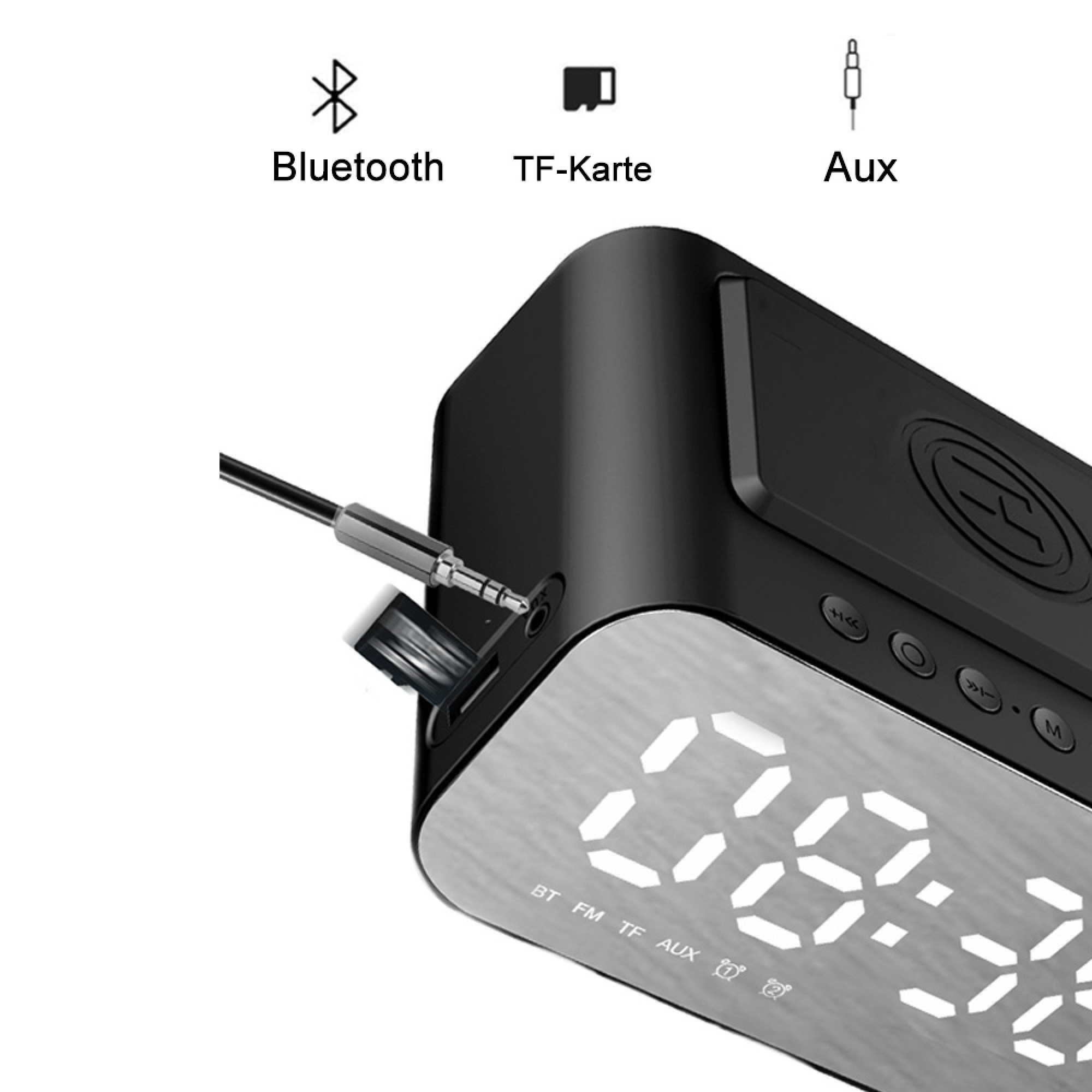 Schwarzer Lautsprecher mit digitaler Anzeige und Aux-Kabel.