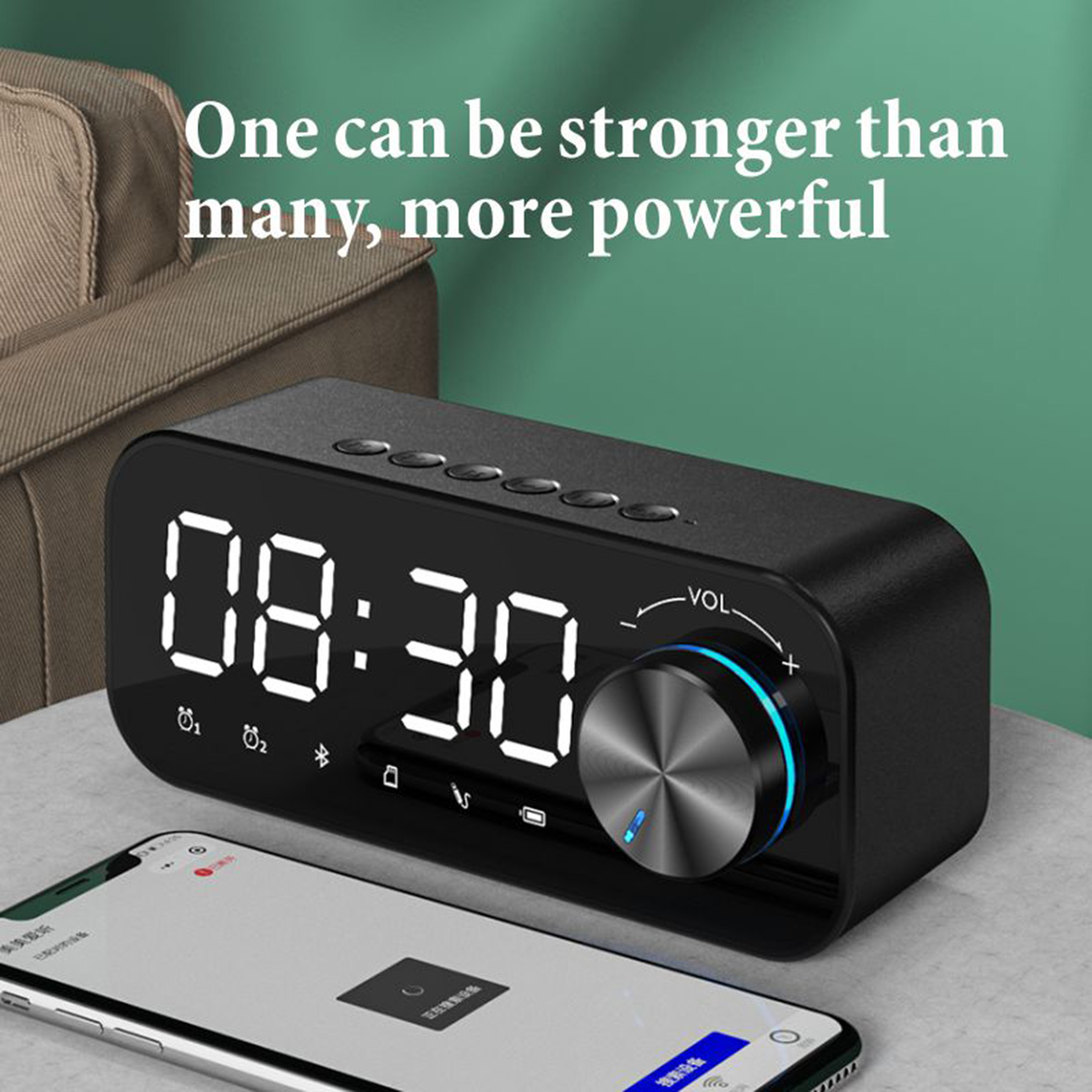 Eine schwarze Digitaluhr mit der Anzeige 08:30, neben einem Smartphone und einem Stuhl.