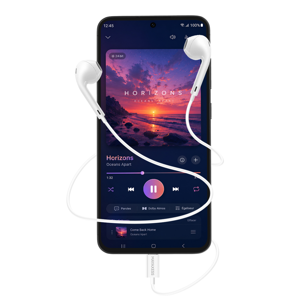 Uno smartphone visualizza un'app musicale con auricolari collegati.