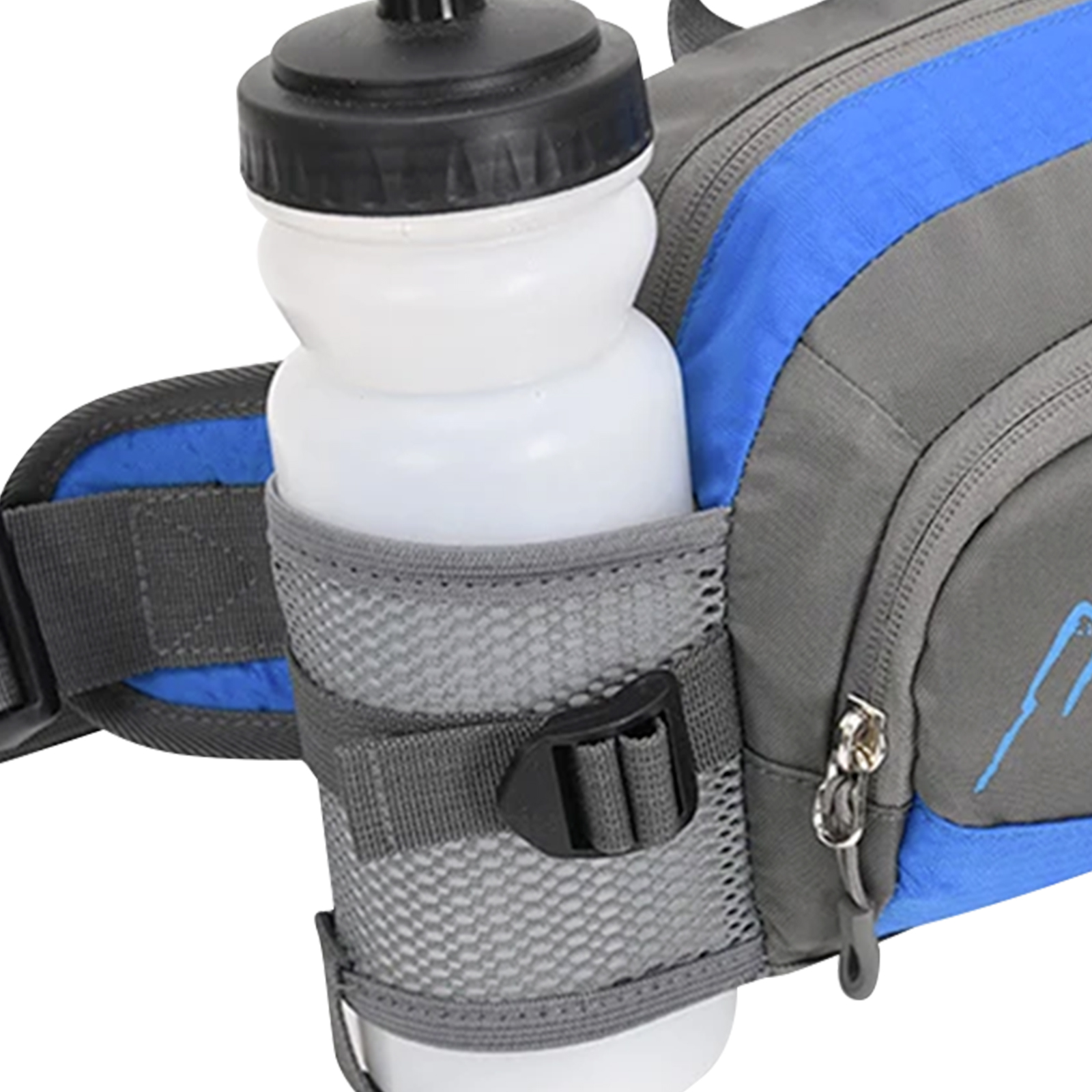 Eine blau-graue Bauchtasche mit einer weißen Wasserflasche im Netzfach.