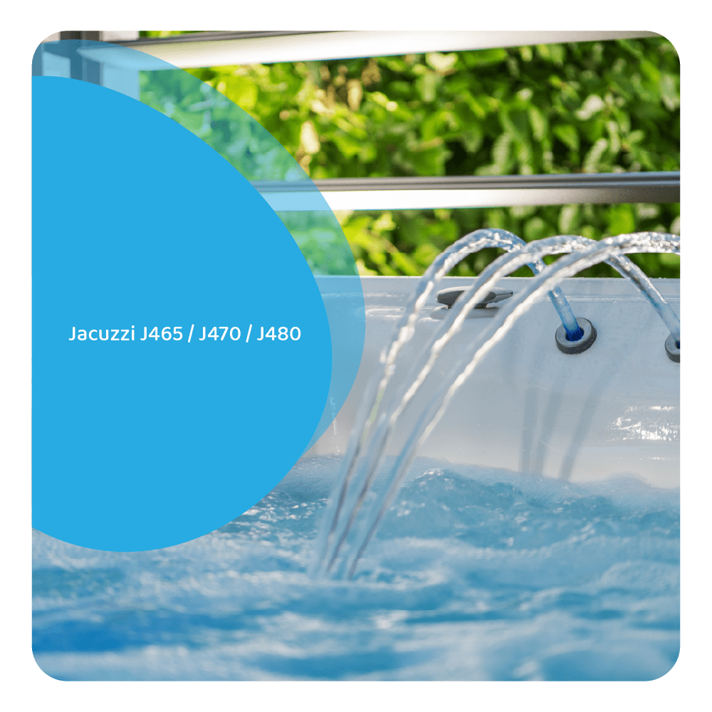 Ein Whirlpool mit sprudelndem Wasser und Fontänen im Freien.