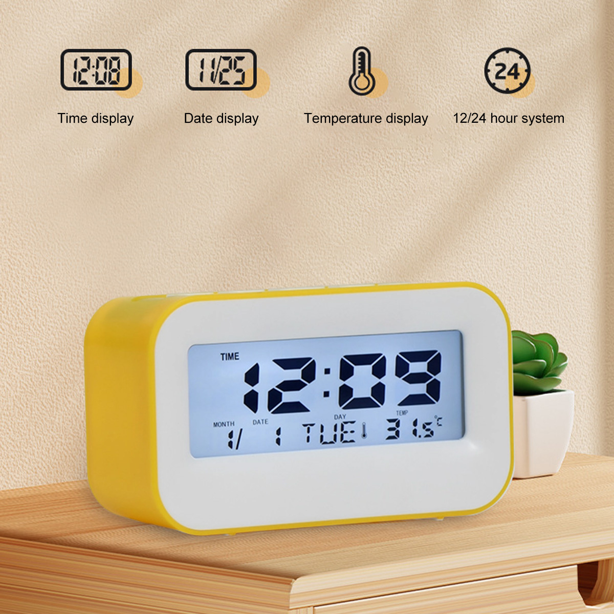 Ein gelber Digitalwecker zeigt 12:09, Dienstag, 1. und 31,5 Grad an.