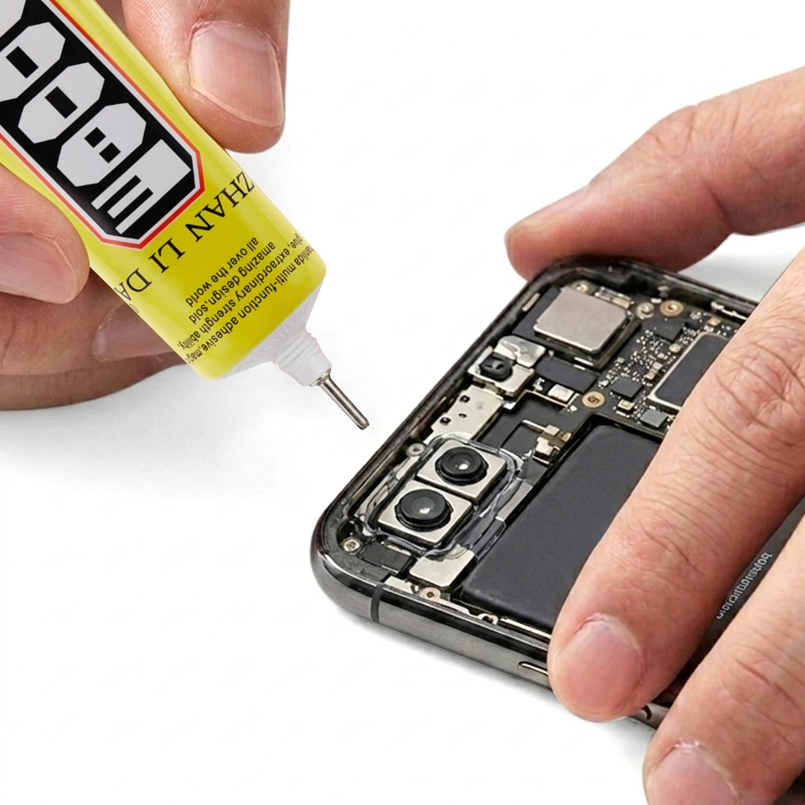 Mani riparano uno smartphone; tubo di colla tenuto sul case aperto.