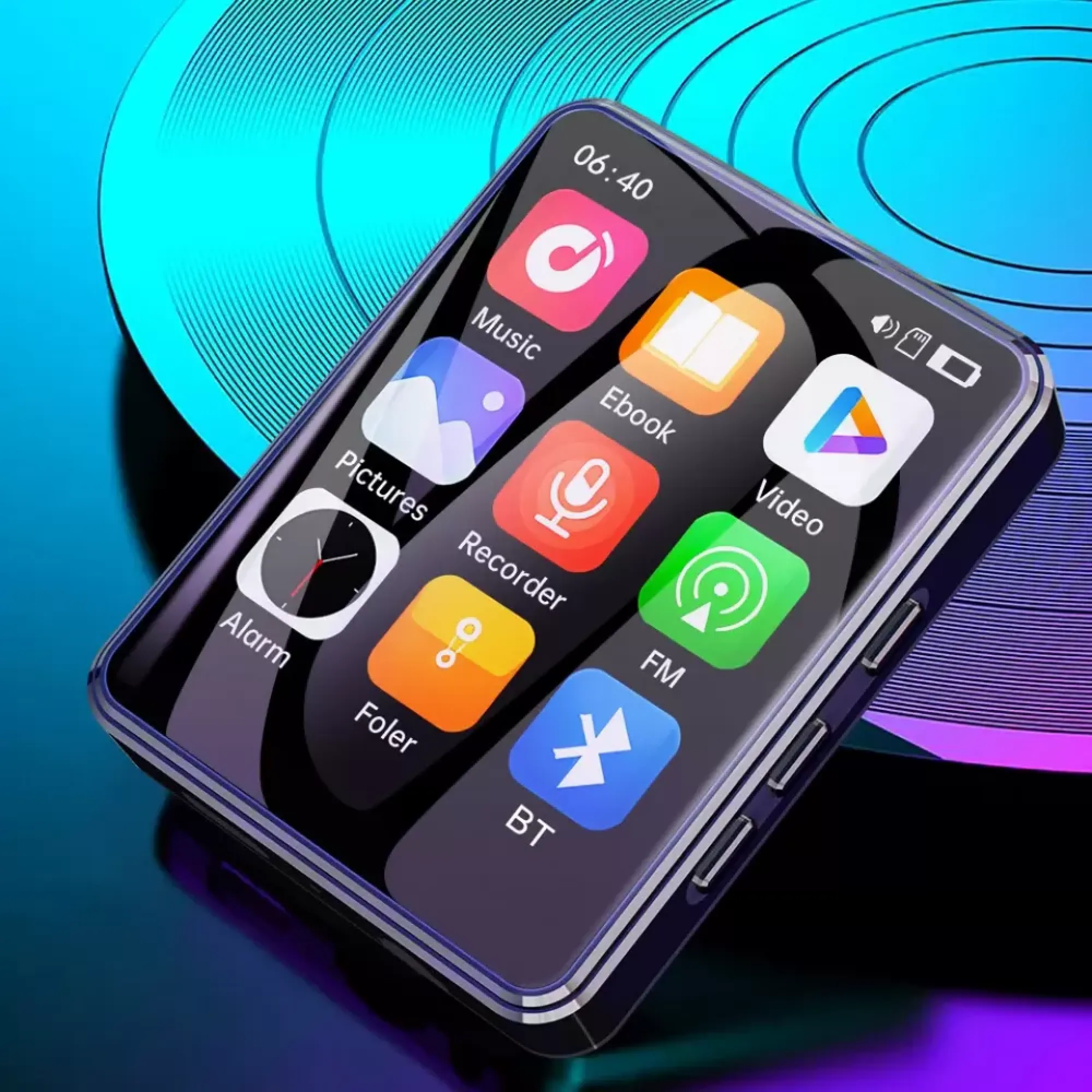 Ein schwarzes Smartphone mit bunten App-Symbolen auf dem Bildschirm, das auf einem blauen Hintergrund liegt.