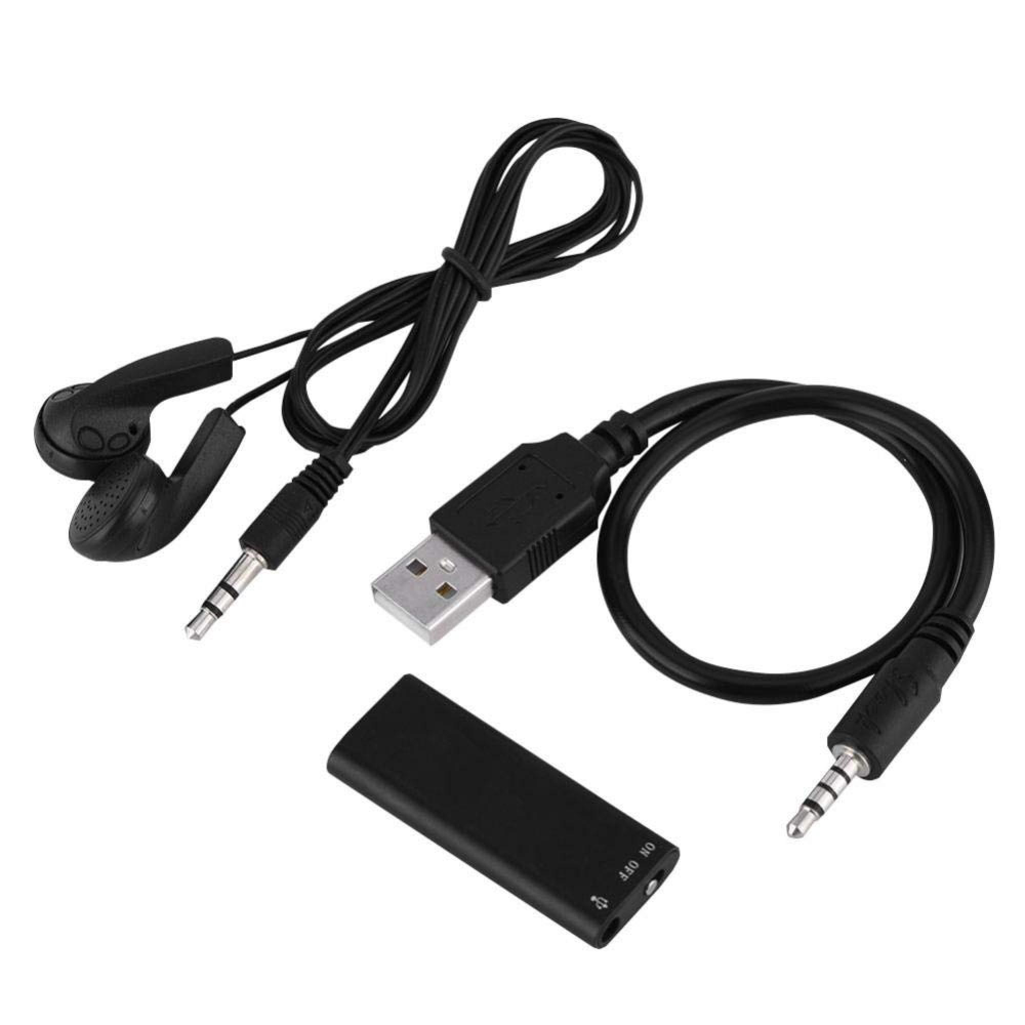 Schwarzes Headset mit USB-Kabel und 3,5-mm-Anschluss auf weißem Hintergrund.