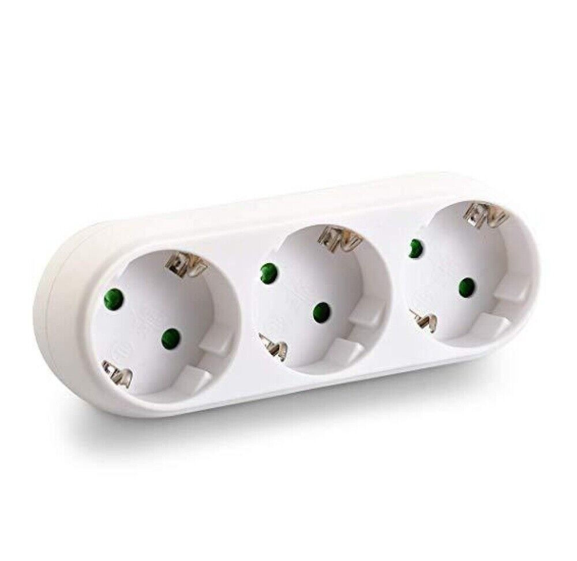 Ein weißer Mehrfachsteckdosenadapter mit drei Steckplätzen.