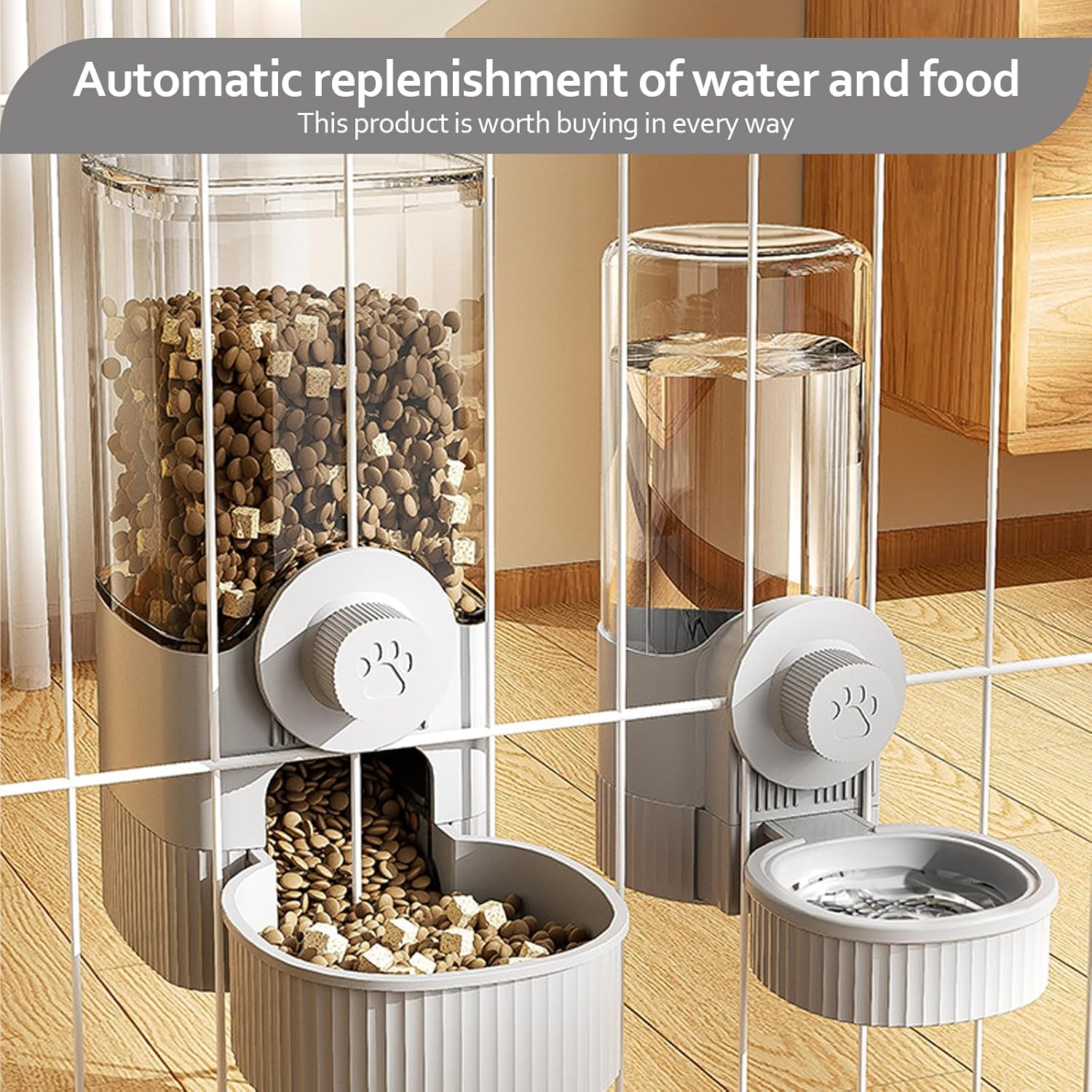 Automatischer Futter- und Wasserspender aus grauem Kunststoff mit Futter und Wasser.