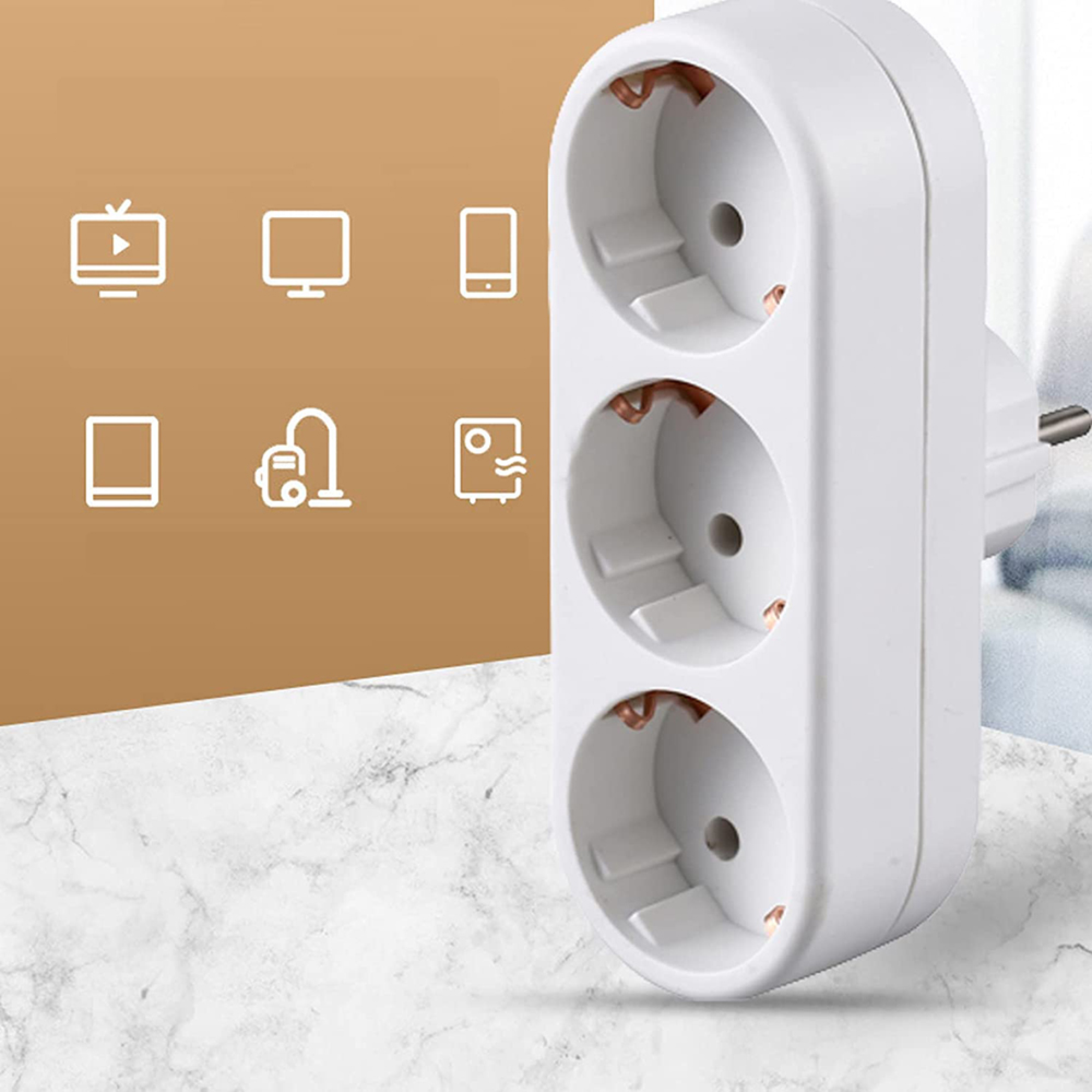 Ein weißer Mehrfachsteckdosenadapter mit drei Steckplätzen und Symbolen für Elektronik.
