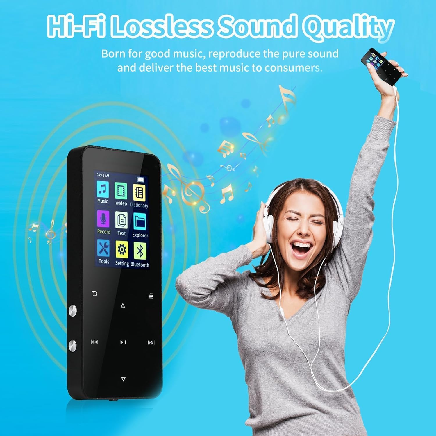 Frau mit Kopfhörern genießt Musik von einem MP3-Player, Noten schweben.