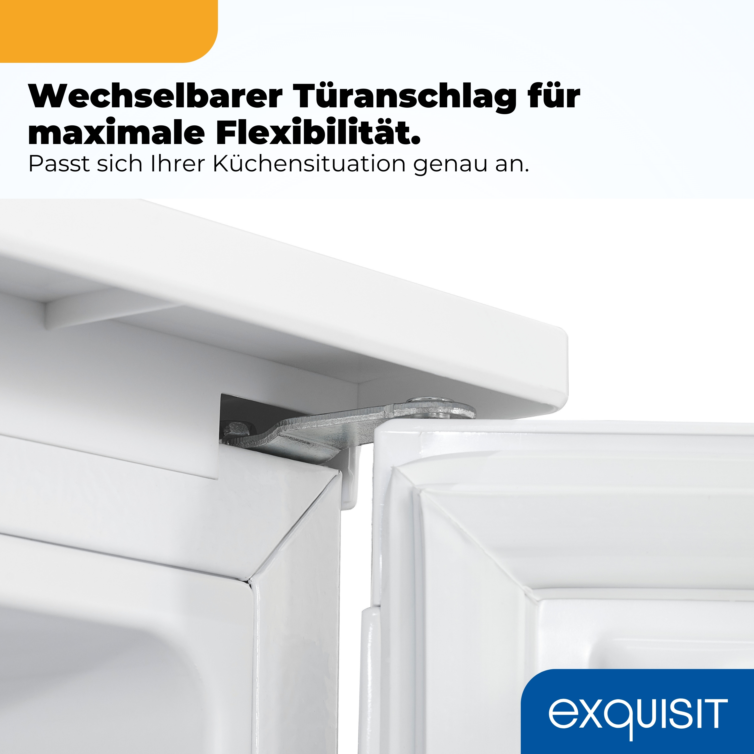 Nahaufnahme eines weißen Kühlschrankscharniers und Türrahmen.
