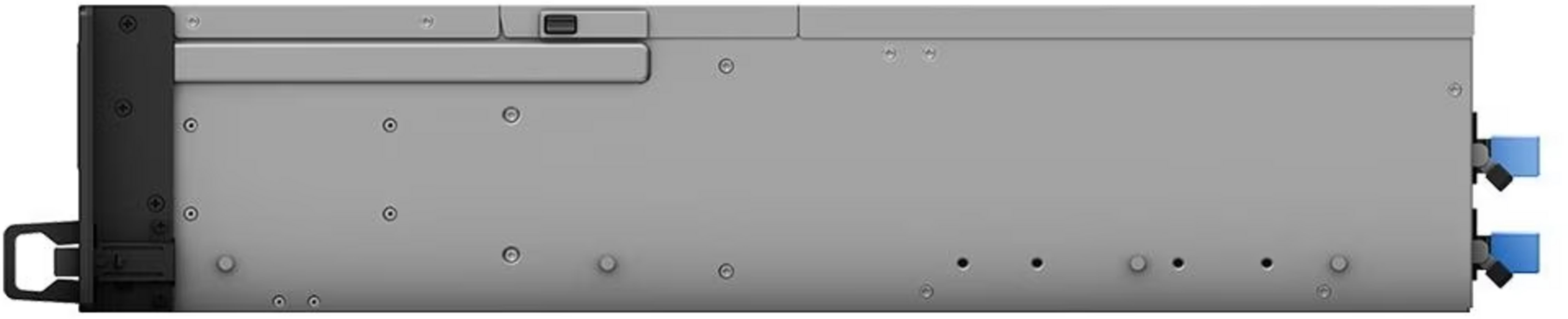 Graues Rackmount-Gerät mit schwarzen Griffen und blauen Anschlüssen.